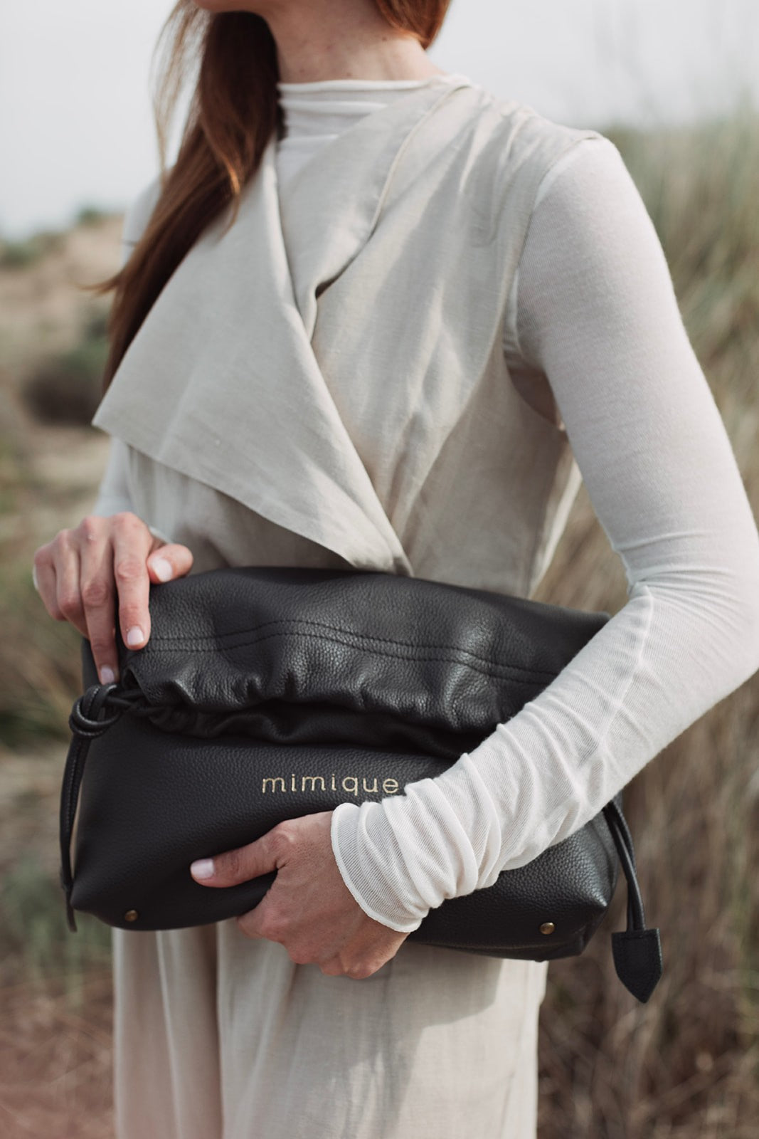 Bolso Tote Bag de piel negra Barro hecho en España