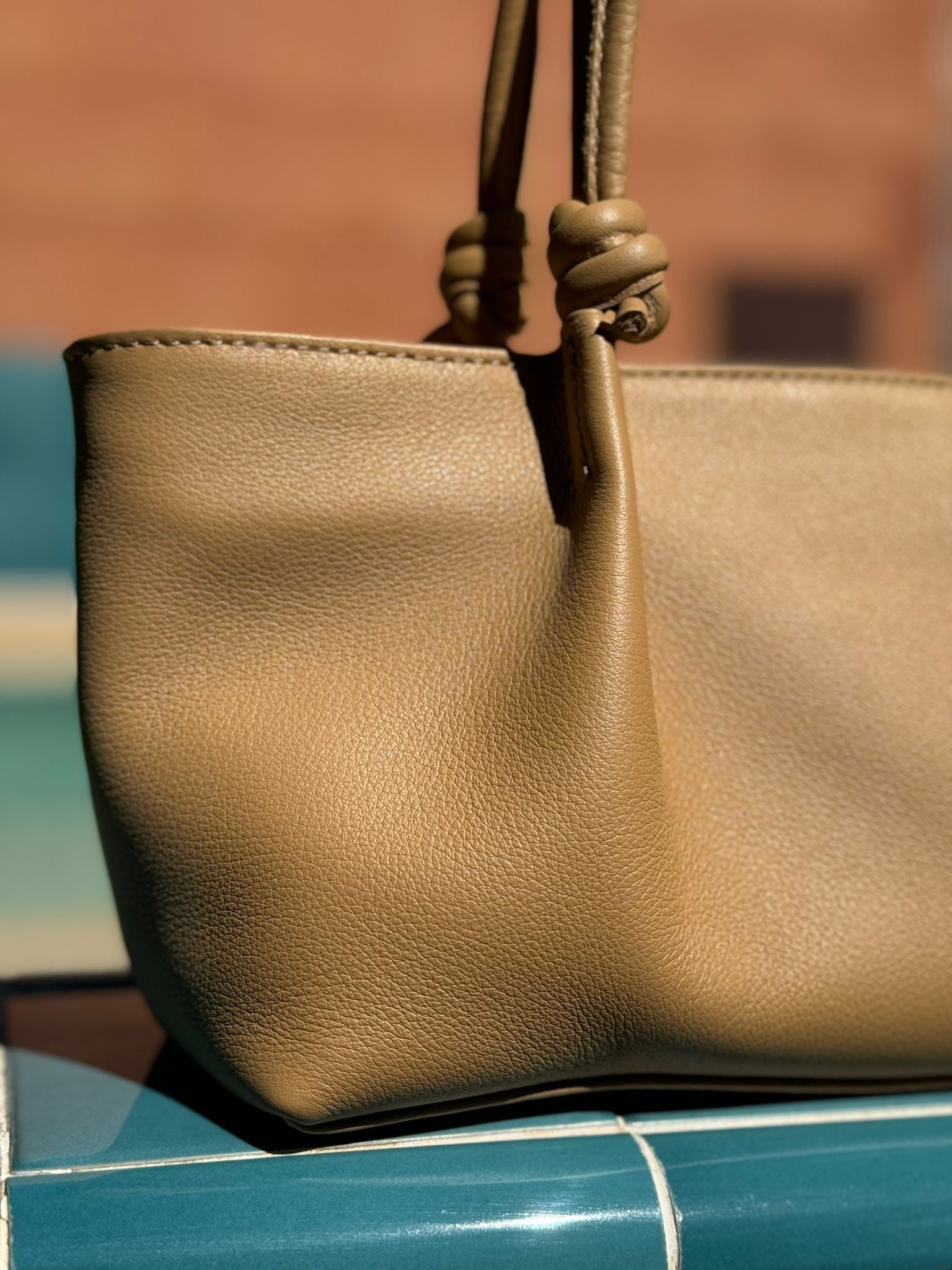bolso baguette en piel modelo TORANDA camel