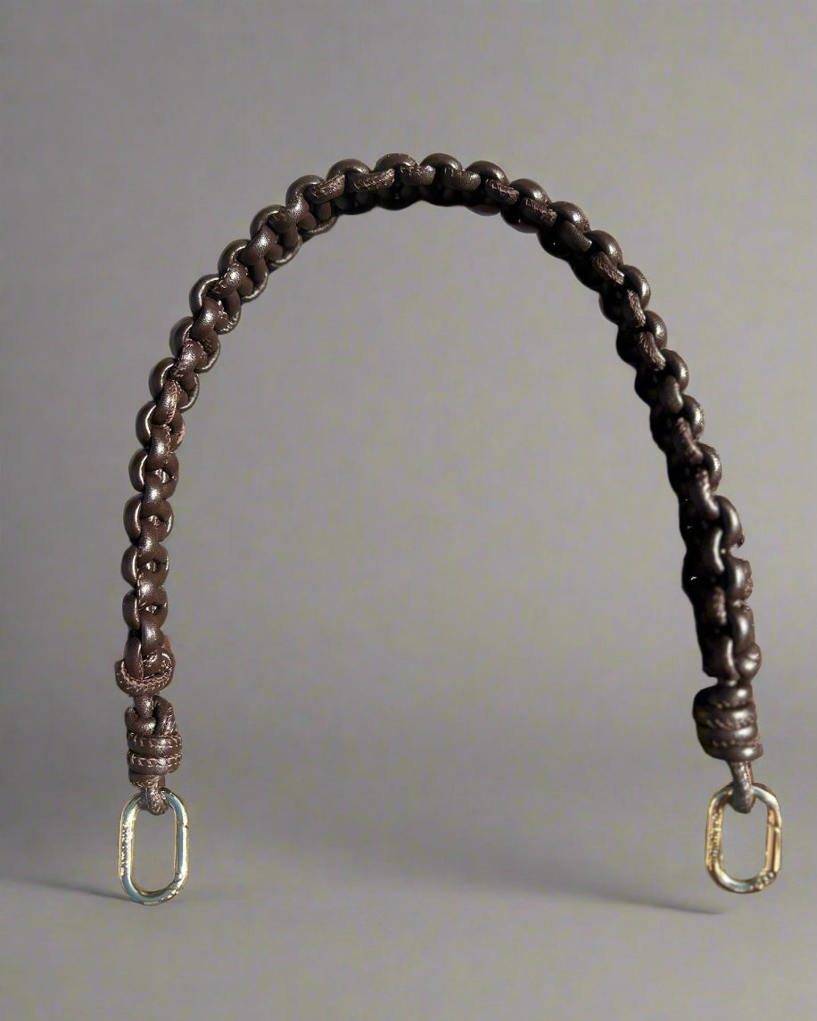 Asa de piel trenzada para bolso mujer de Mimique. Color marrón chocolate