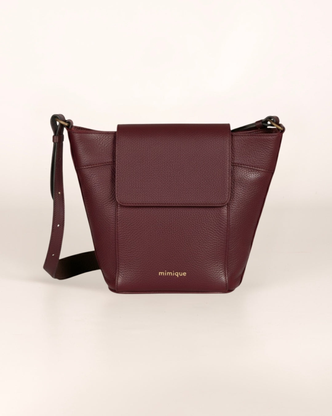 Bolso de piel para mujer Andrín Mimique. Color burdeos. Bandolera grande calidad hecha en España