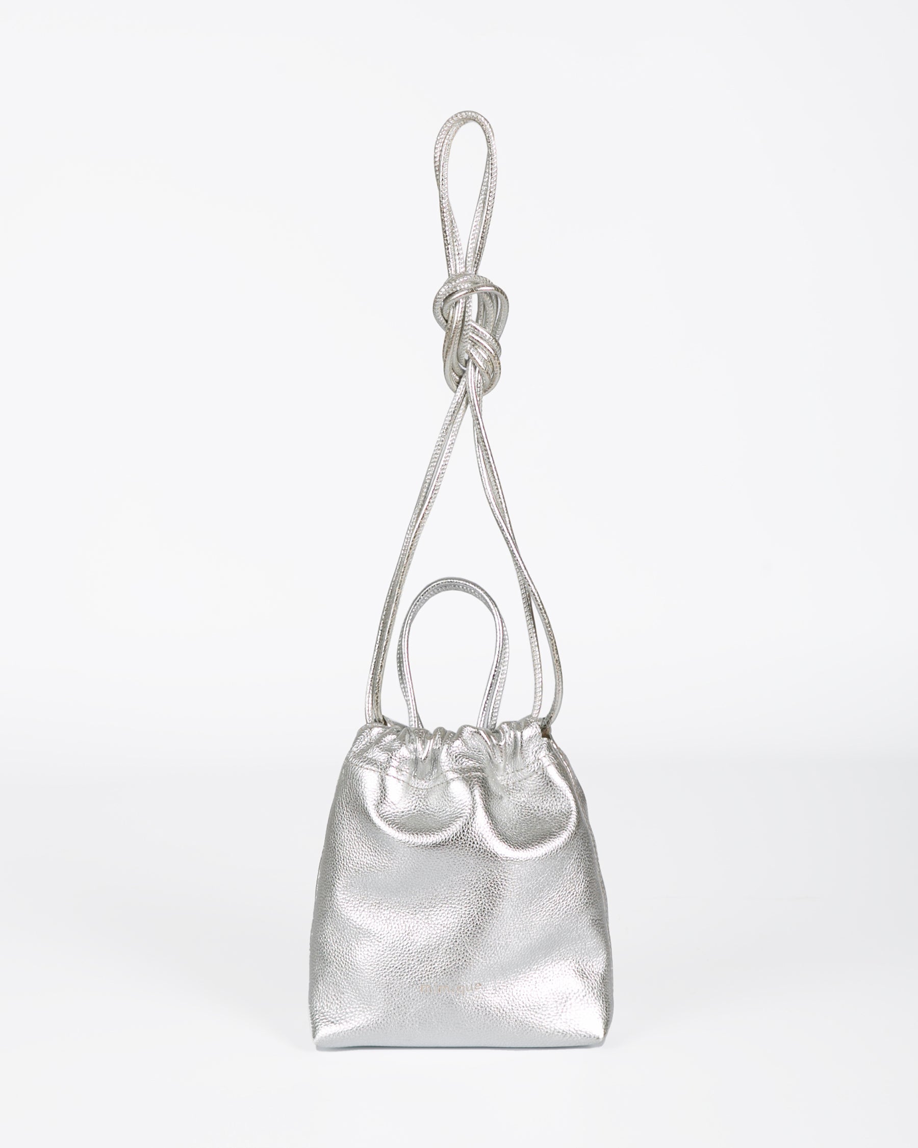 Bolso bandolera bombonera de piel para mujer color plata plateado