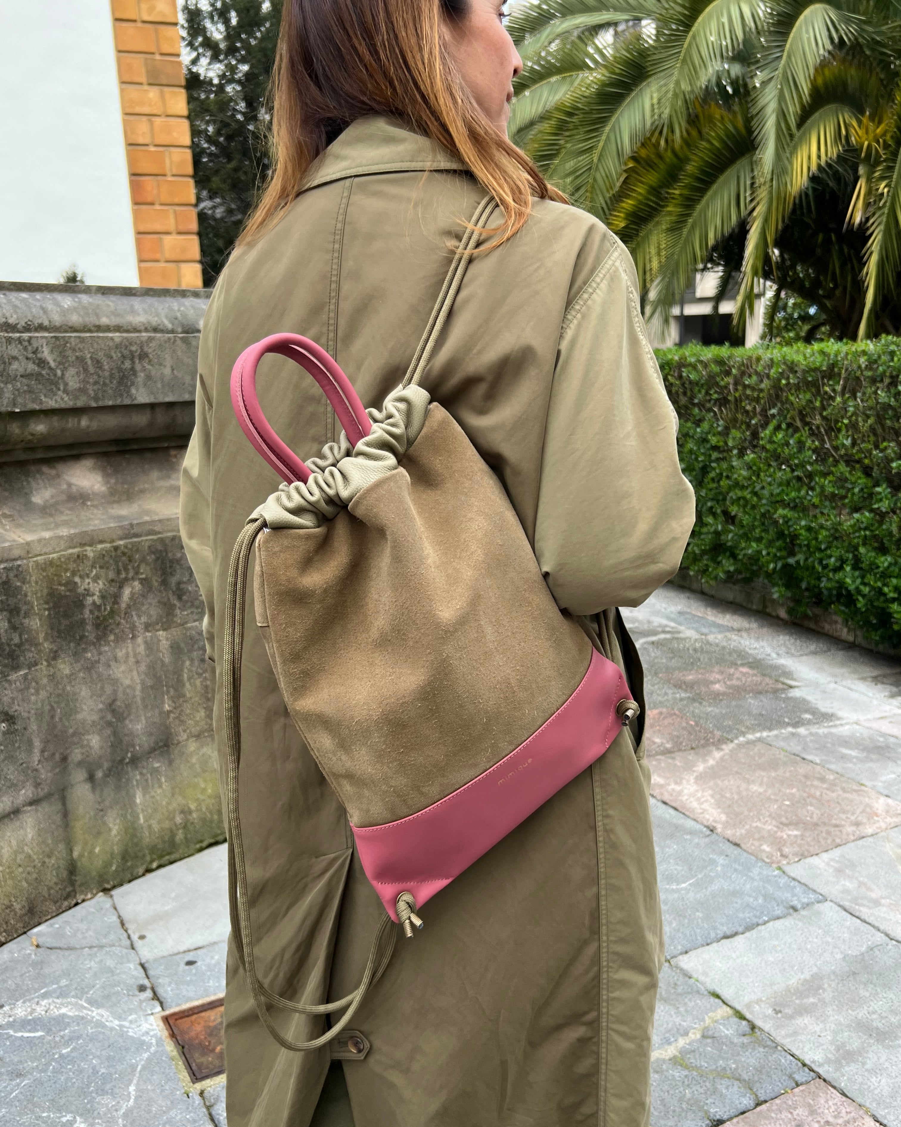 Mochila Arra Mimique de piel y ante serraje caqui kaki. Tamaño grande