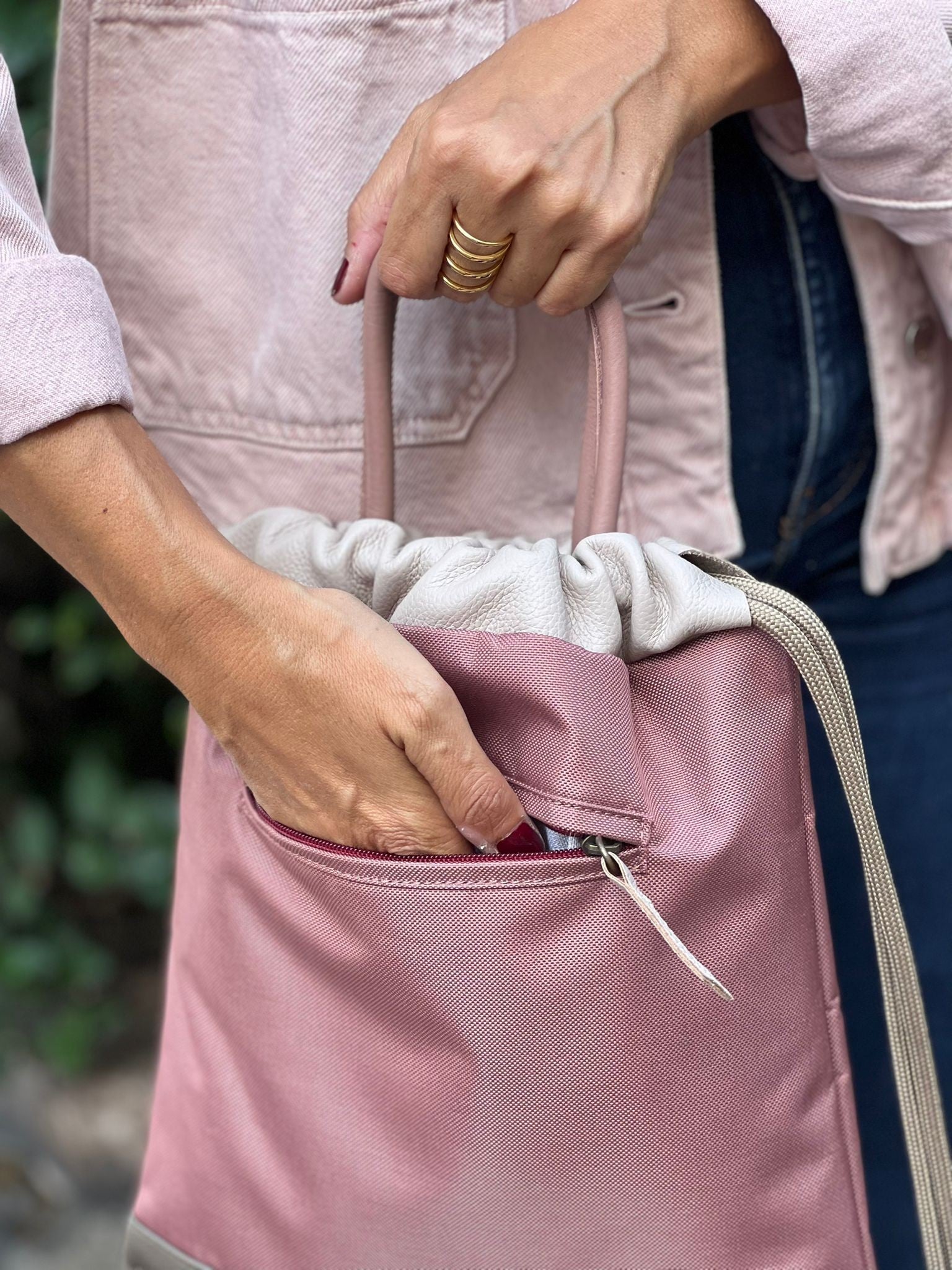 Mimique Bolso mochila de piel y loneta impermeable Atalaya topo, rosa, nude & maquillaje