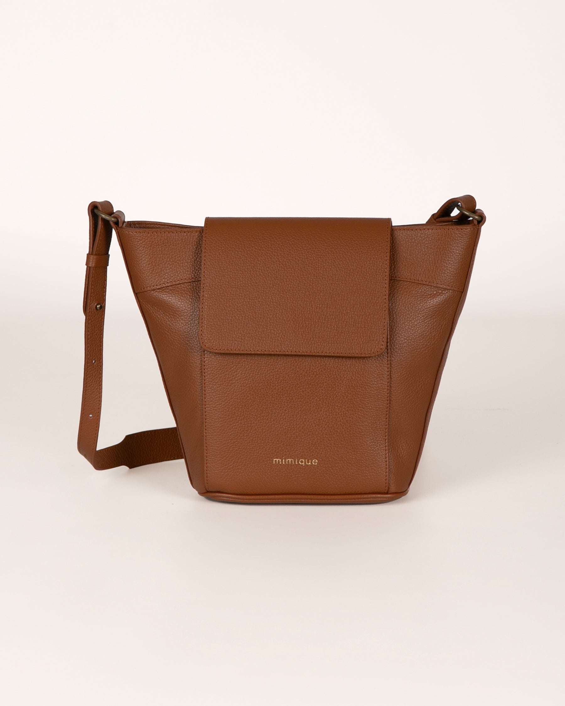 Bolso grande de piel para mujer Andrín de Mimique color cuero. Bandolera ajustable