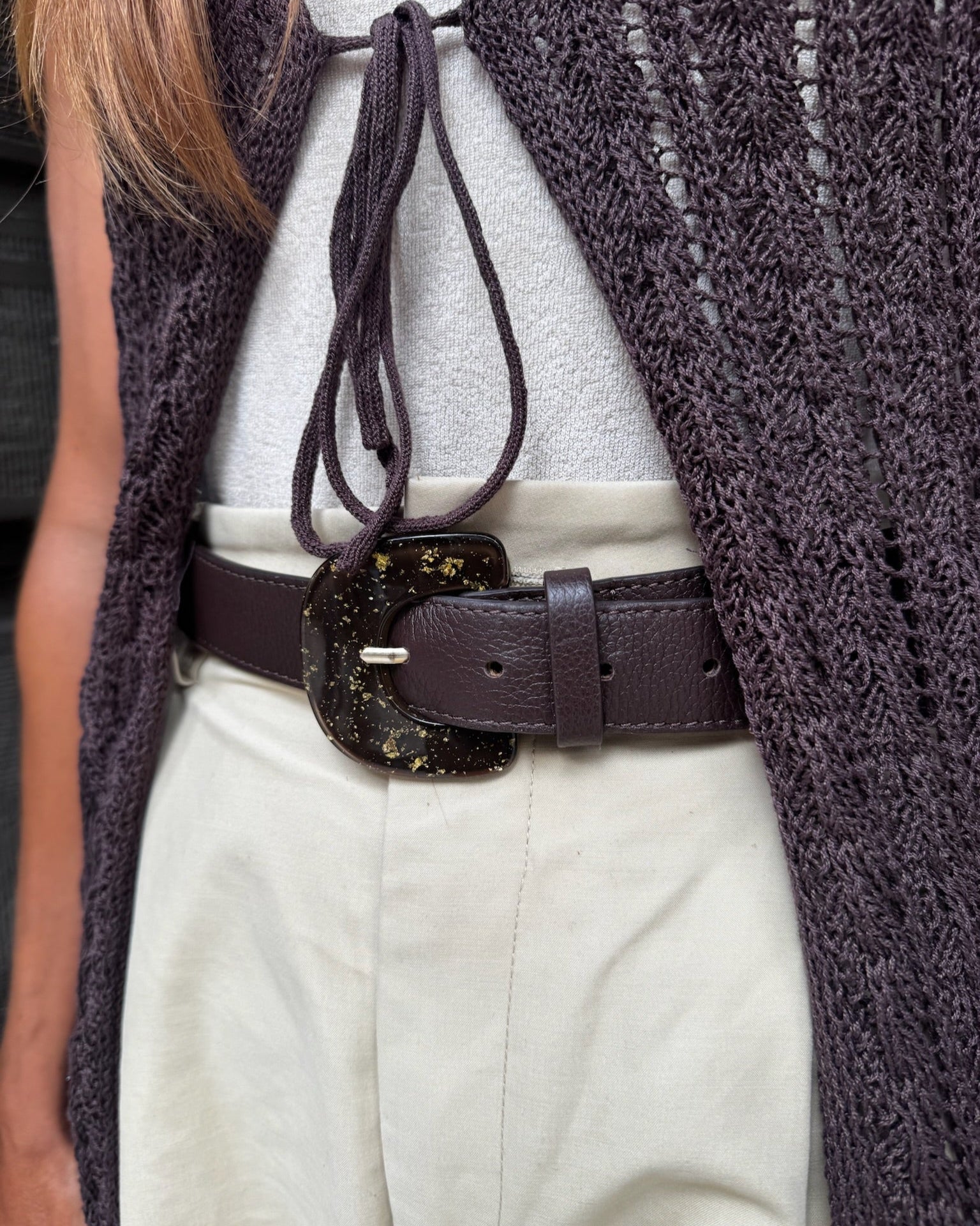 Cinturón de mujer Buelna Mimique de piel color marrón chocolate. Calidad hecha en España