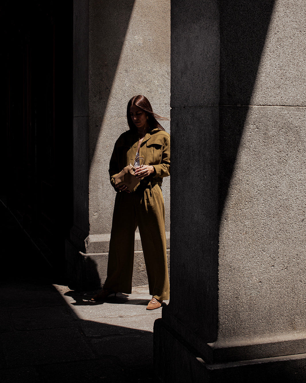 Bolso Cue de Mimique. Bombonera piel color camel moka. Hecho en España