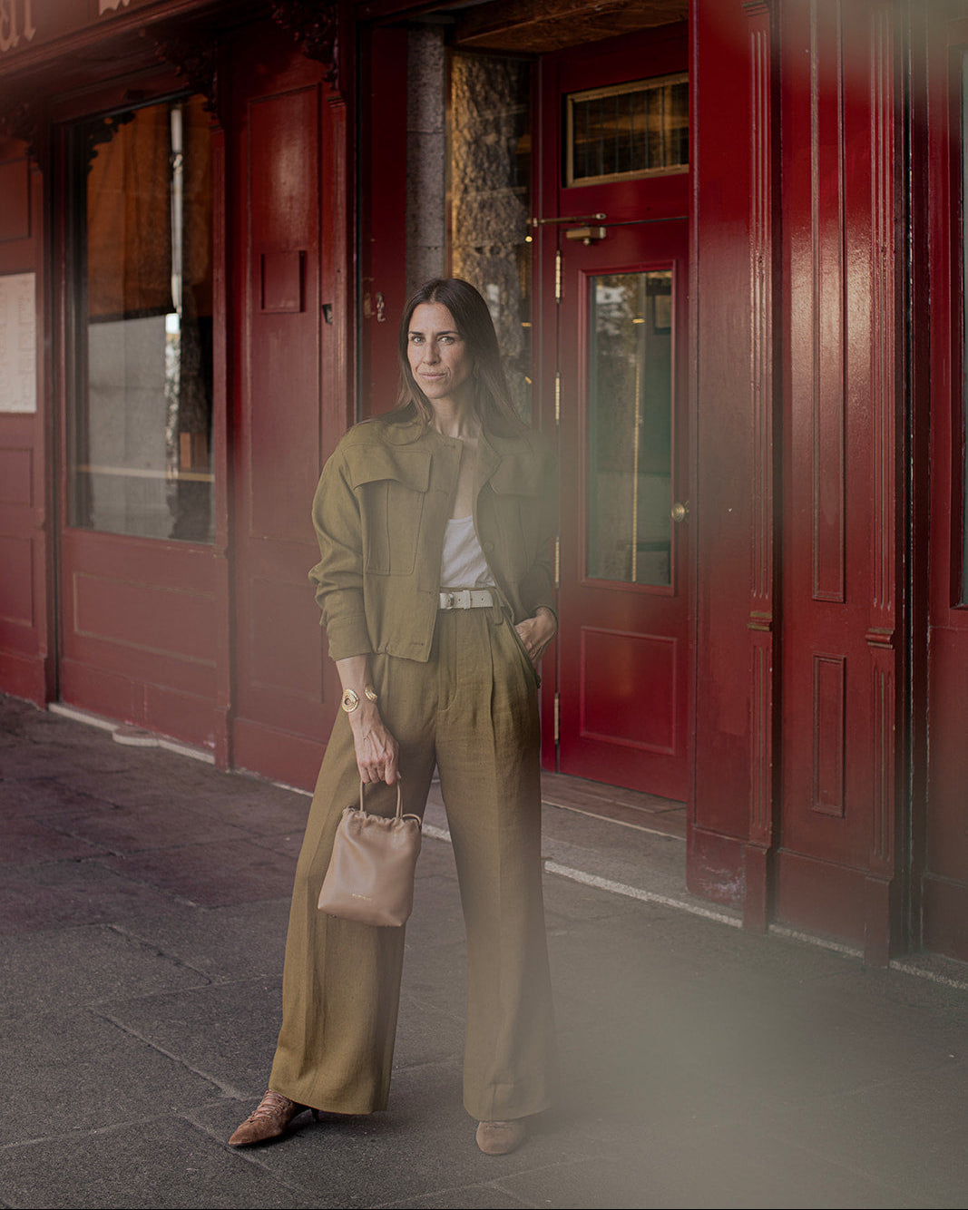 Bolso Cue de Mimique. Bombonera piel color camel moka. Hecho en España