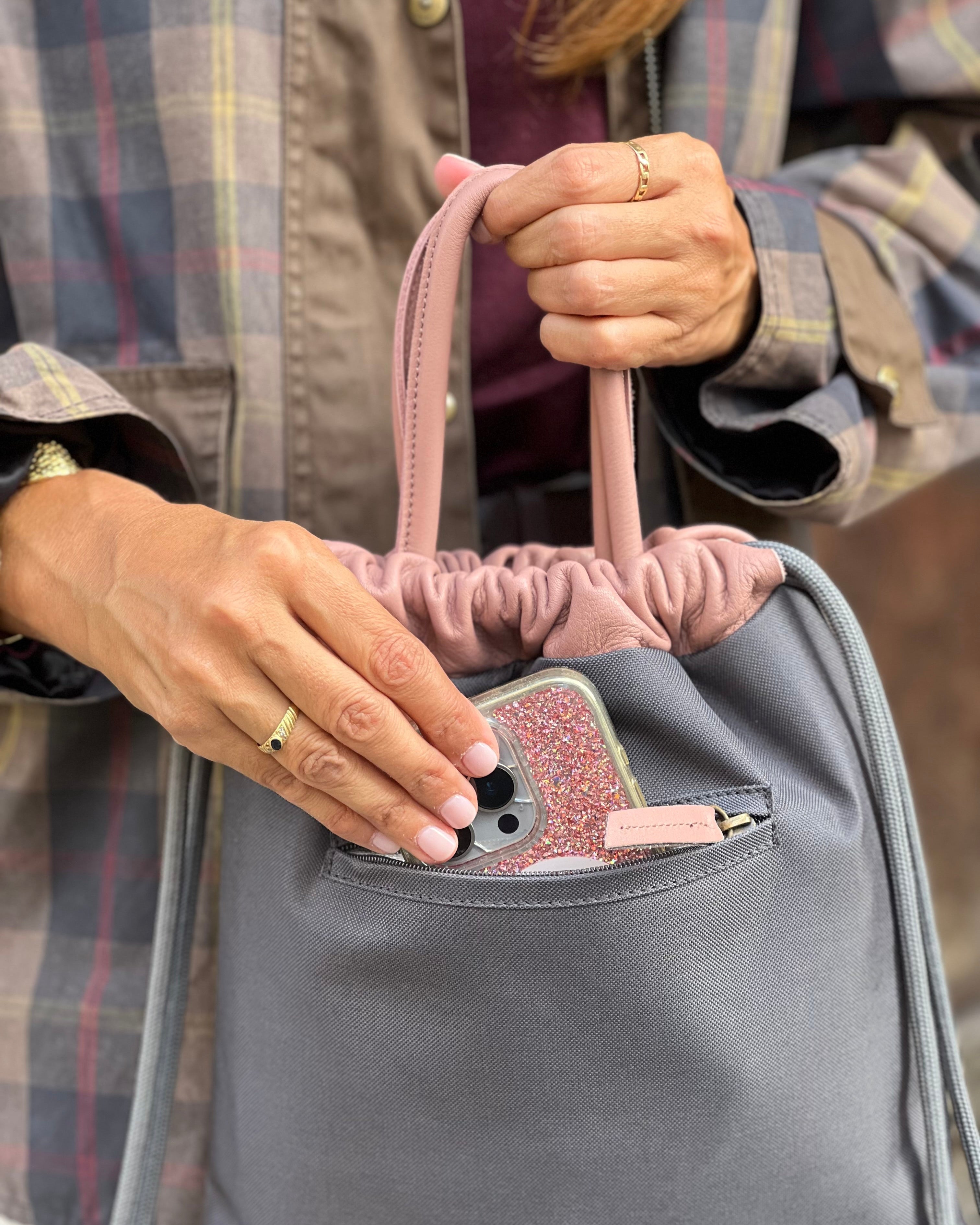 Mochila mediana Atalaya gris de Mimique. Ligera, cómoda, gran calidad