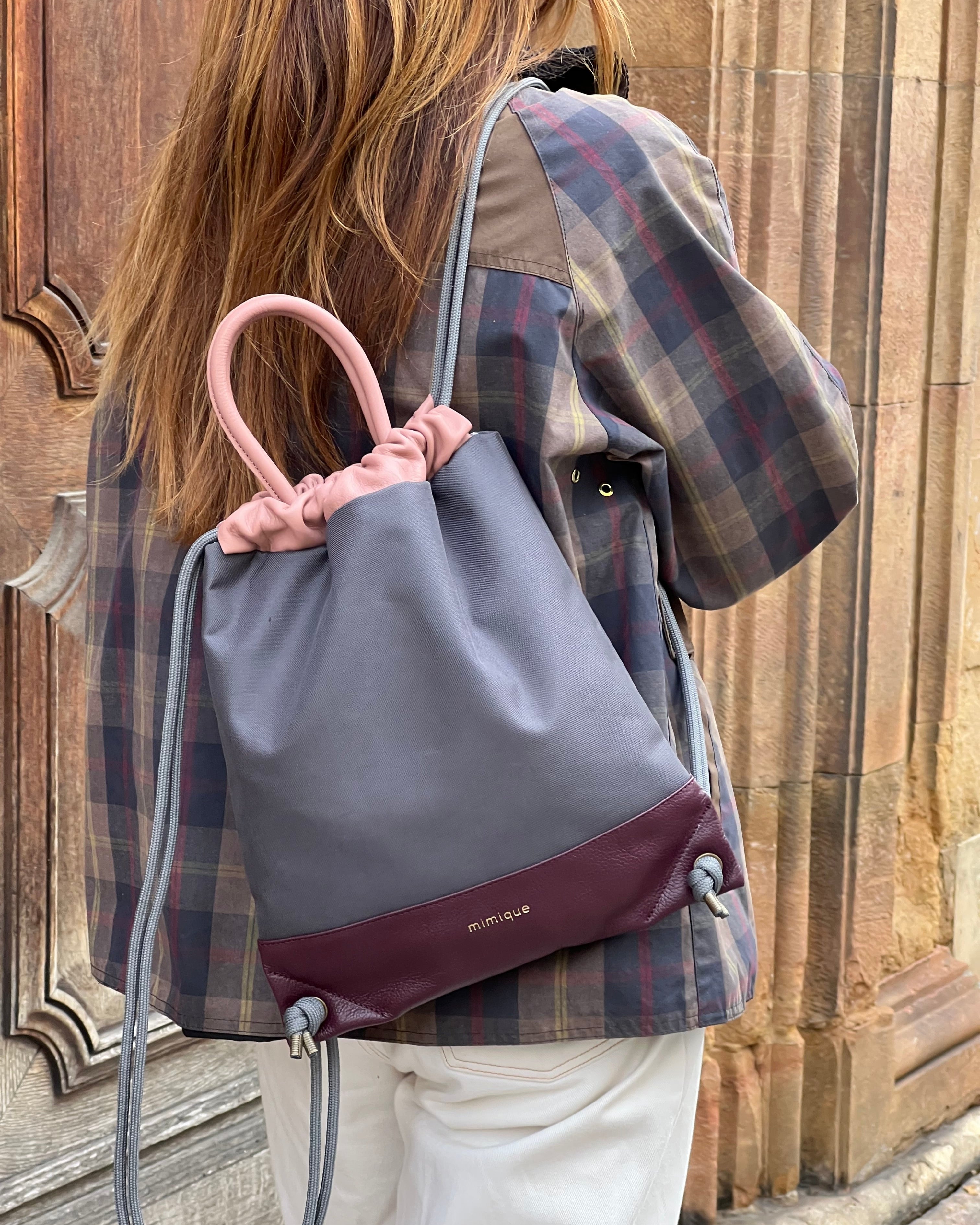 Mochila mediana Atalaya gris de Mimique. Ligera, cómoda, gran calidad. Impermeable. Made in Spain