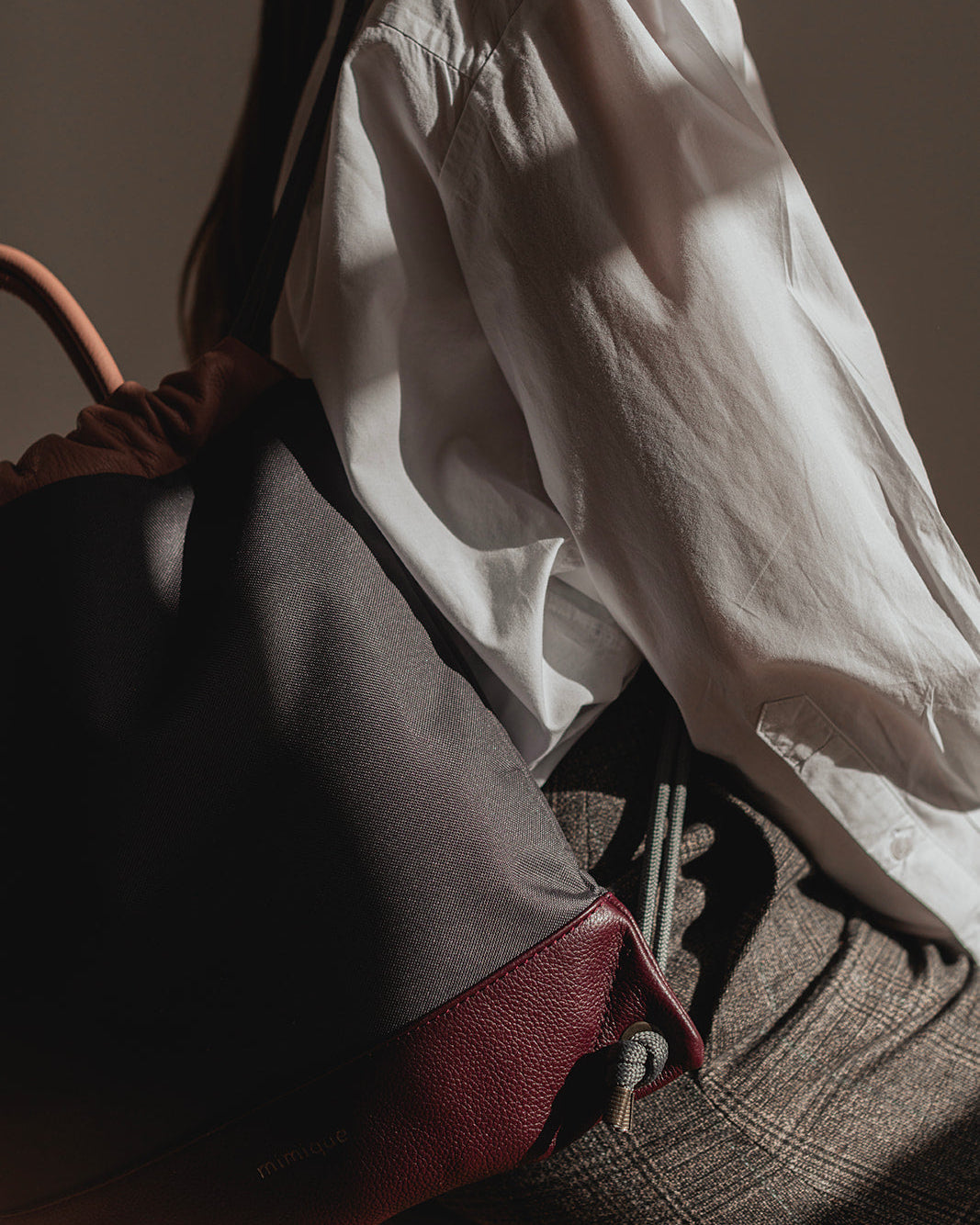 Mochila mediana Atalaya gris de Mimique. Ligera, cómoda, gran calidad