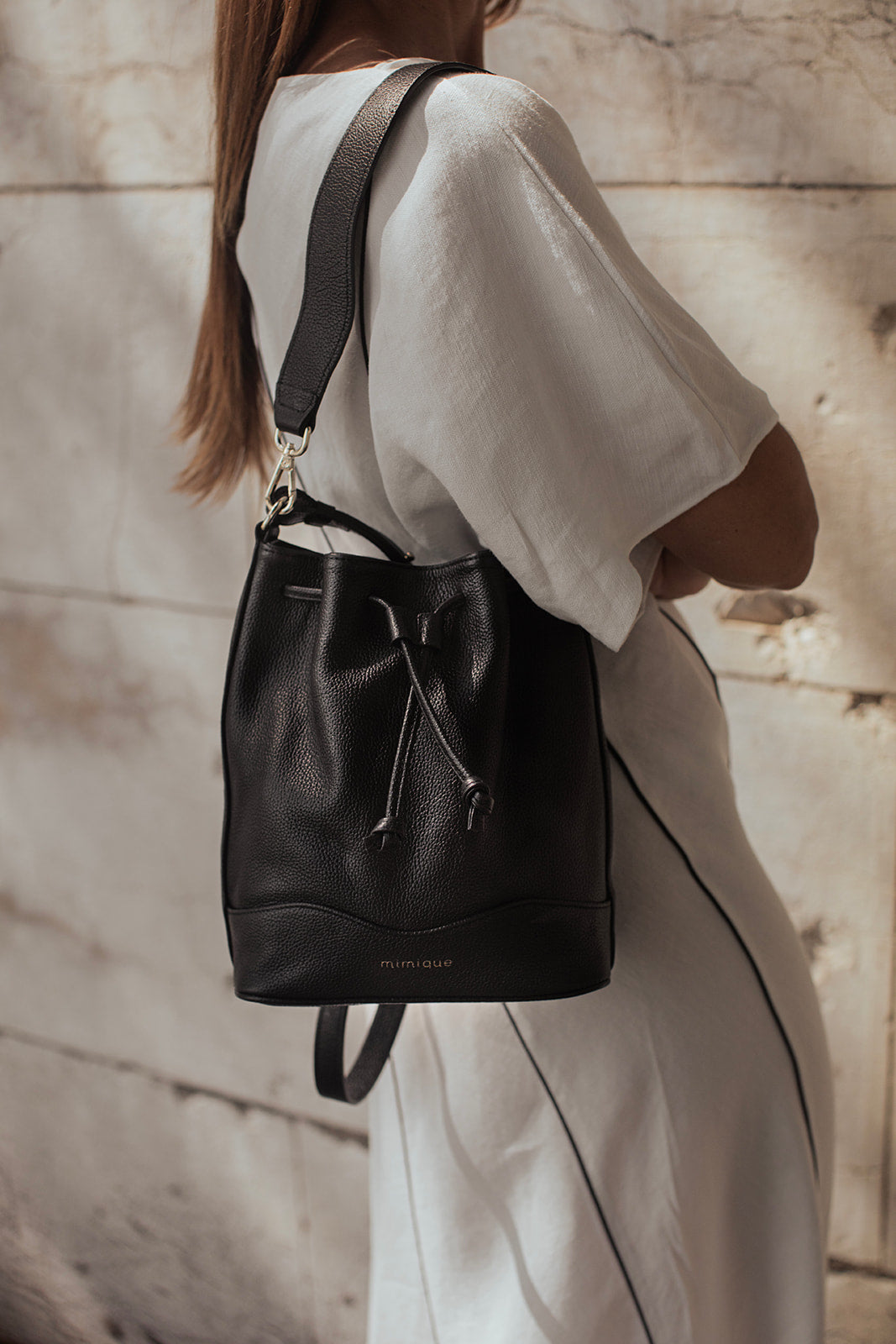 Bolso bombonera para mujer Serín Mimique. En piel negra de máxima calidad. Hecho en España