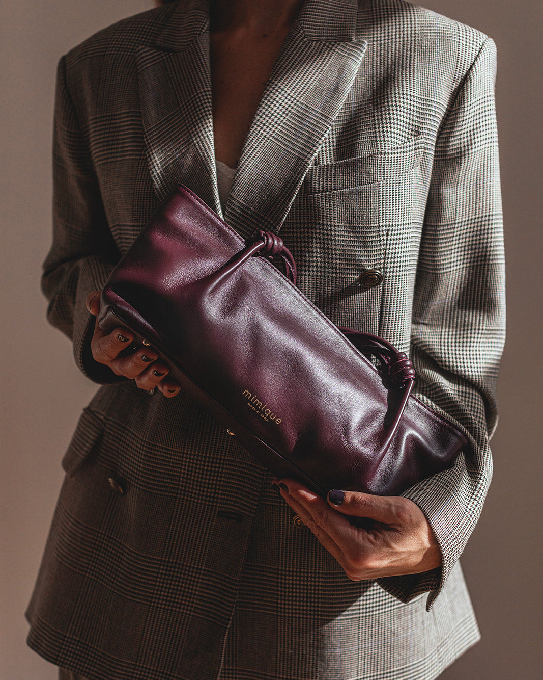 Bolso baguette para mujer Toranda de Mimique. Hecho en España en piel de máxima calidad burdeos