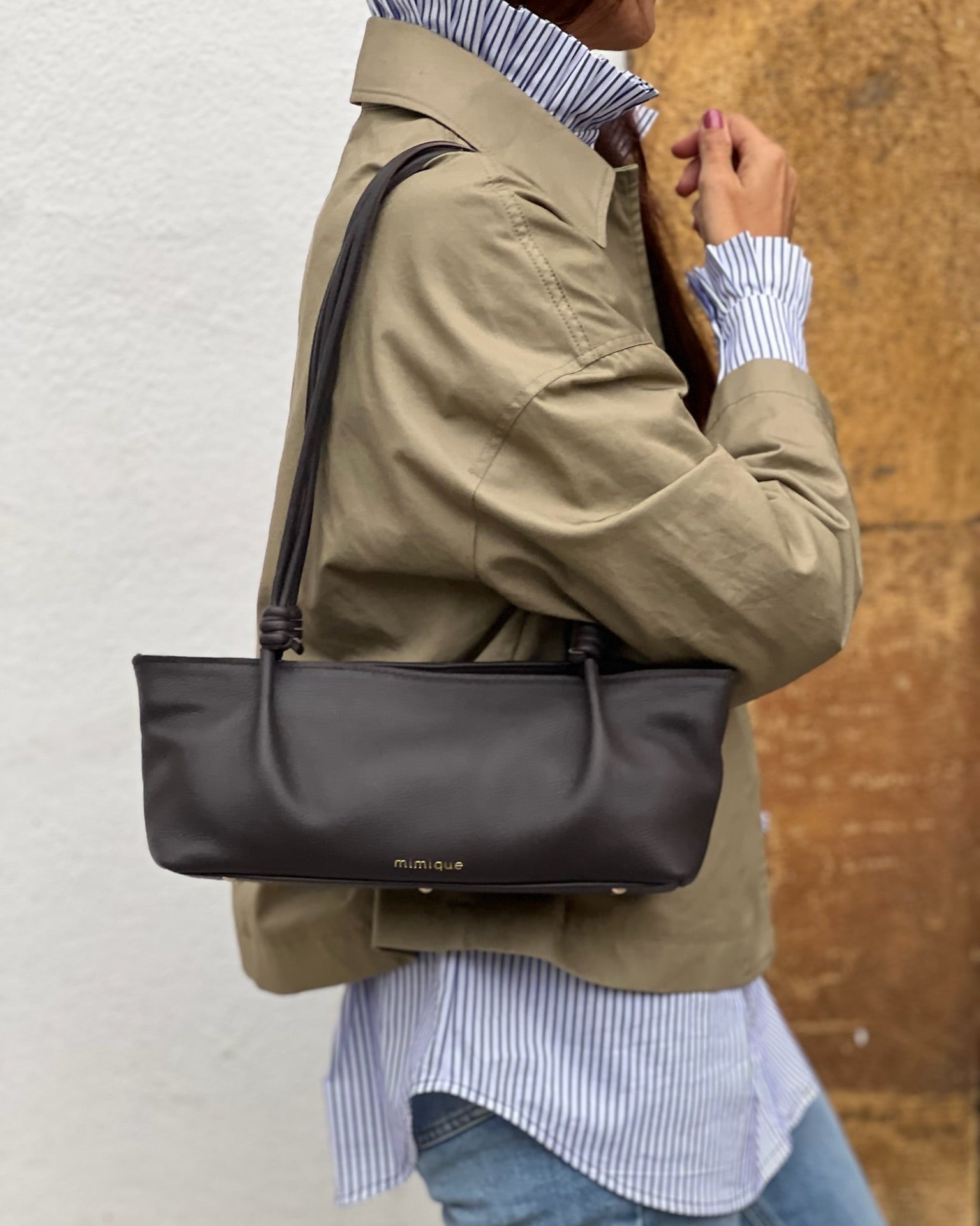 Bolso baguette Toranda para mujer en piel de alta calidad color marrón chocolate. Cómodo, ligero, artesanal y atemporal - Mimique