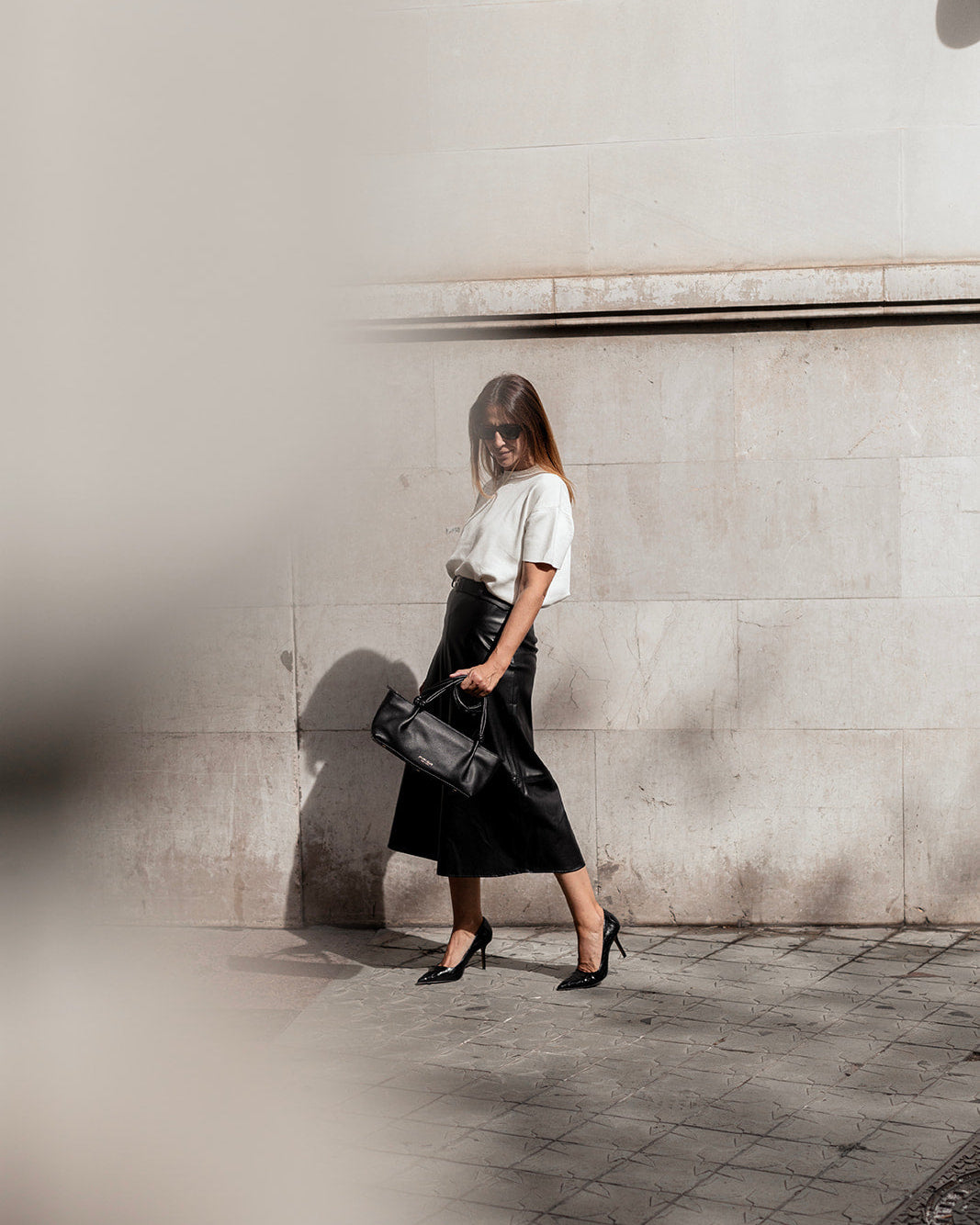 Toranda negro Mimique bolso elegante y versátil de diseño alargado y cierre con cremallera made in Spain