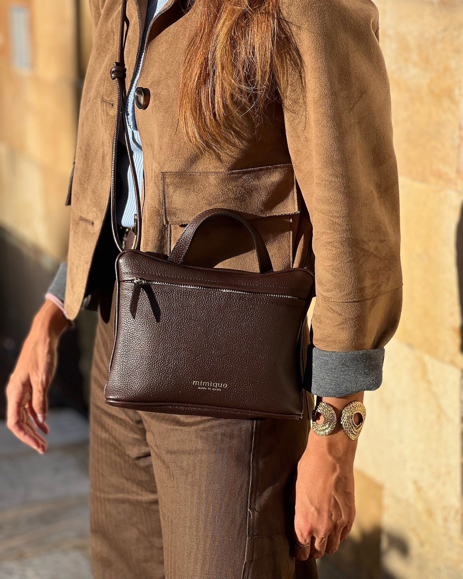 Bolso cómodo y ligero de gran capacidad América de Mimique color marrón chocolate confeccionado en España