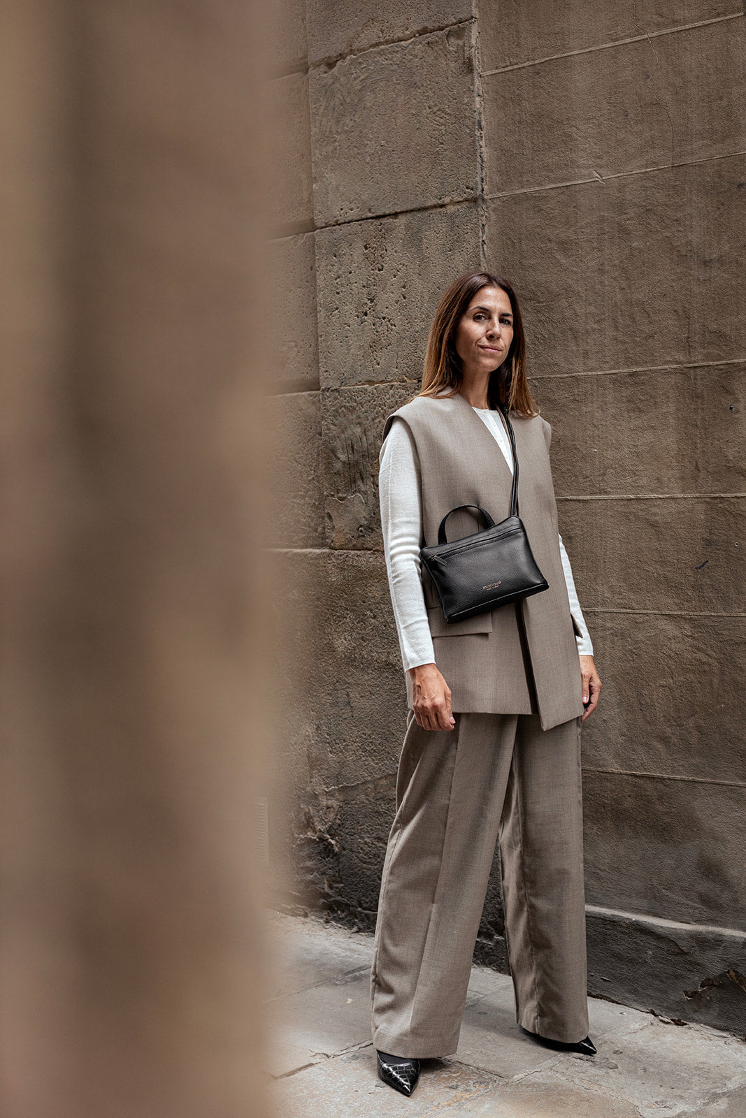 Bolso América negro con diseño clásico riñonera en piel de alta calidad fabricado en España
