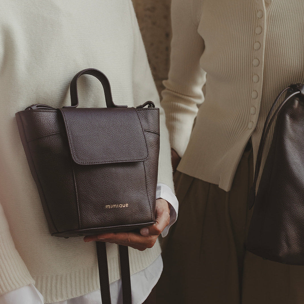 Bolso bandolera Andrín mini marrón chocolate de Mimique en piel premium hecho de forma artesanal en España