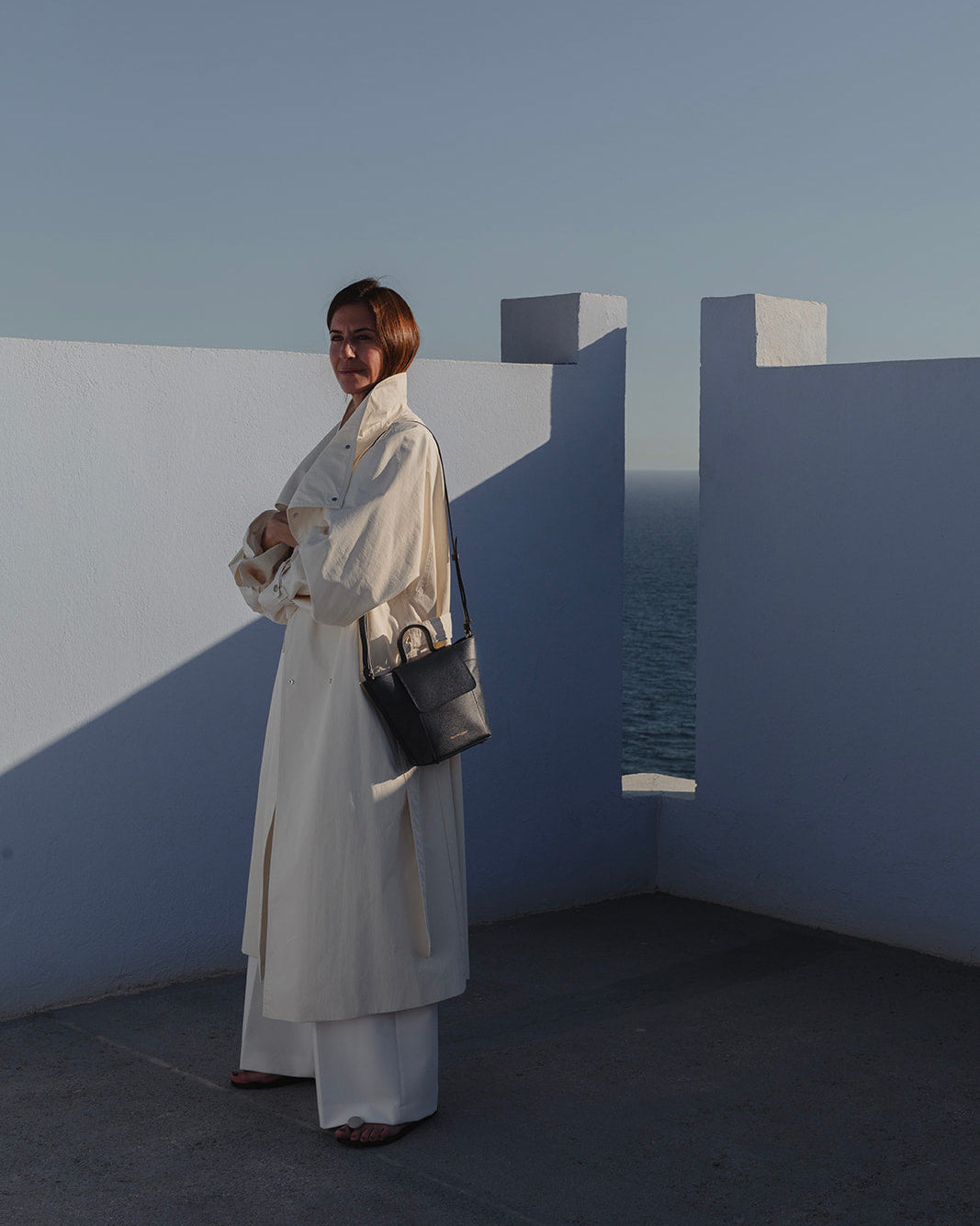 Bolso para mujer Andrín mini azul marino. Hecho a mano en España en piel de gran calidad. Tamaño pequeño con mucha capacidad - Mimique