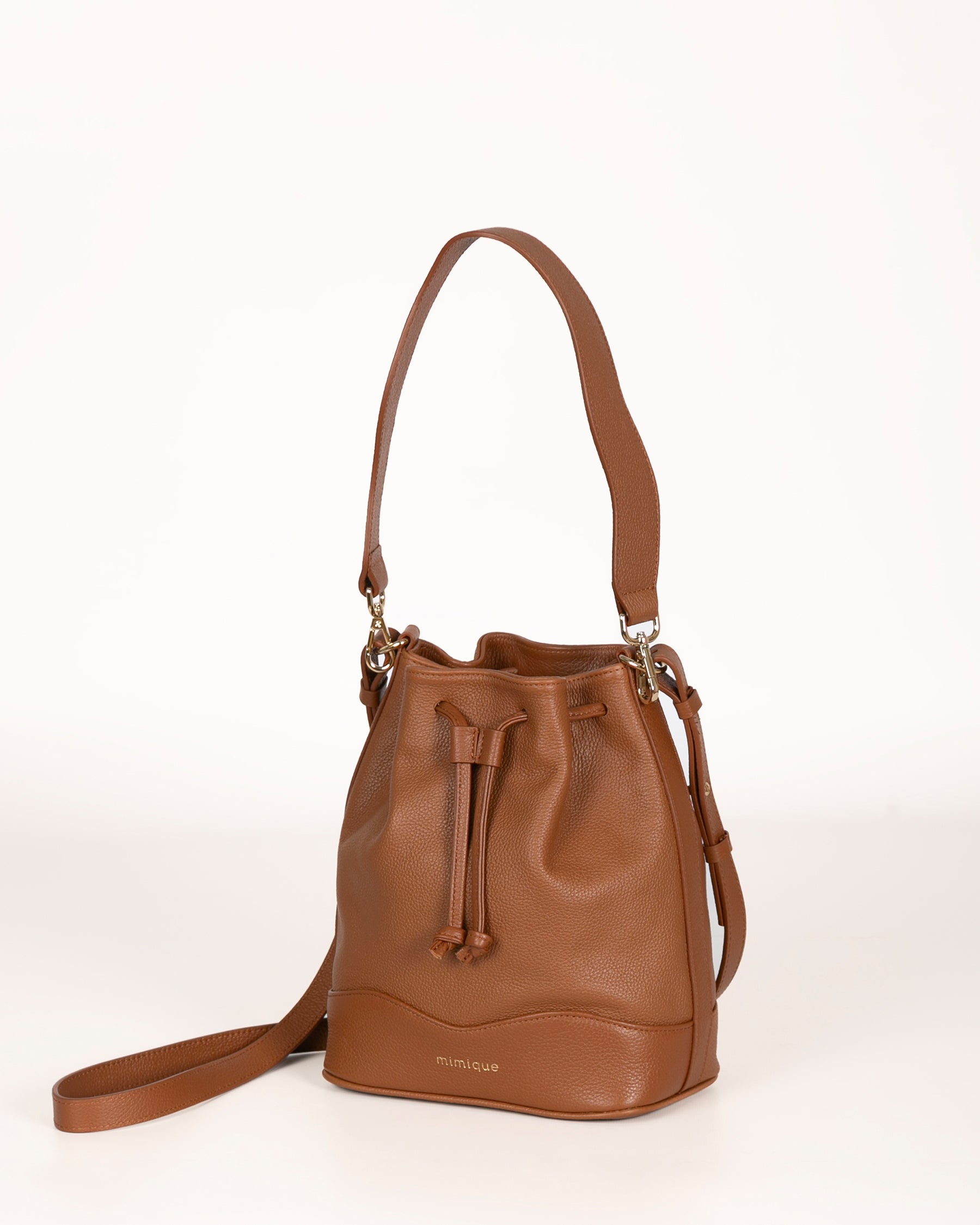 Bombonera de piel premium Serín de Mimique hecha en España, bolso bandolera con correa regulable, ligera, cómoda y de gran capacidad