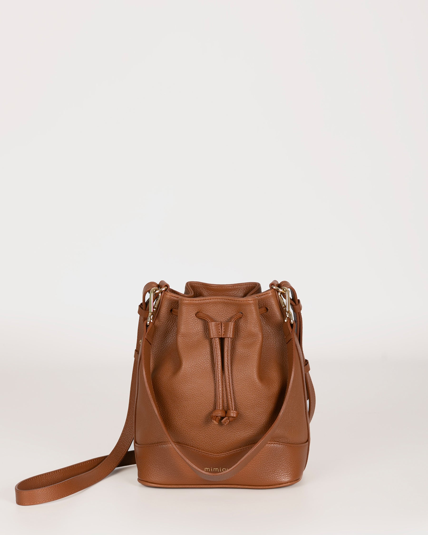 Serín cuero de Mimique. Bolso bombonera de piel de alta calidad hecho en España, bandolera ajustable, cómodo, ligero y con gran capacidad