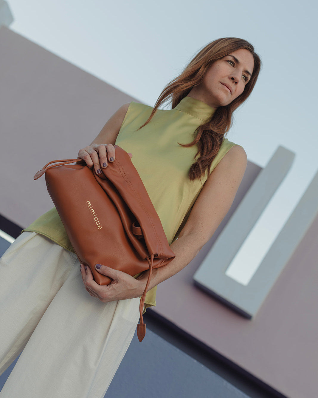 Bolso tote para mujer Barro de Mimique en piel de máxima calidad color cuero, de gran capacidad y fabricación artesanal en España