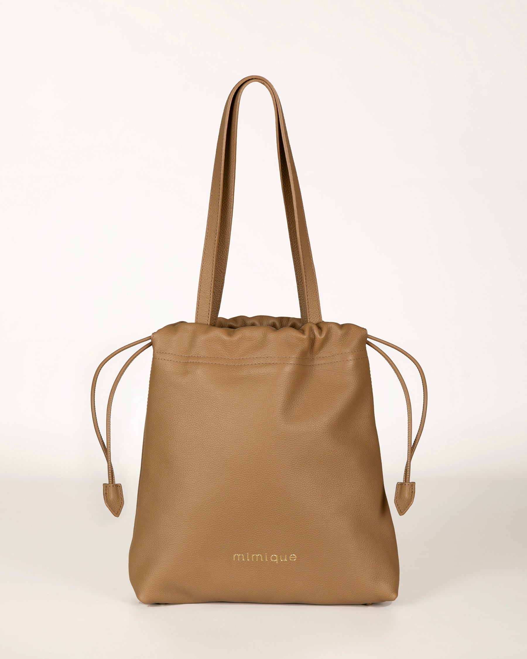 Bolso grande para mujer Barro de Mimique estilo tote en piel camel praliné. Calidad Made in Spain