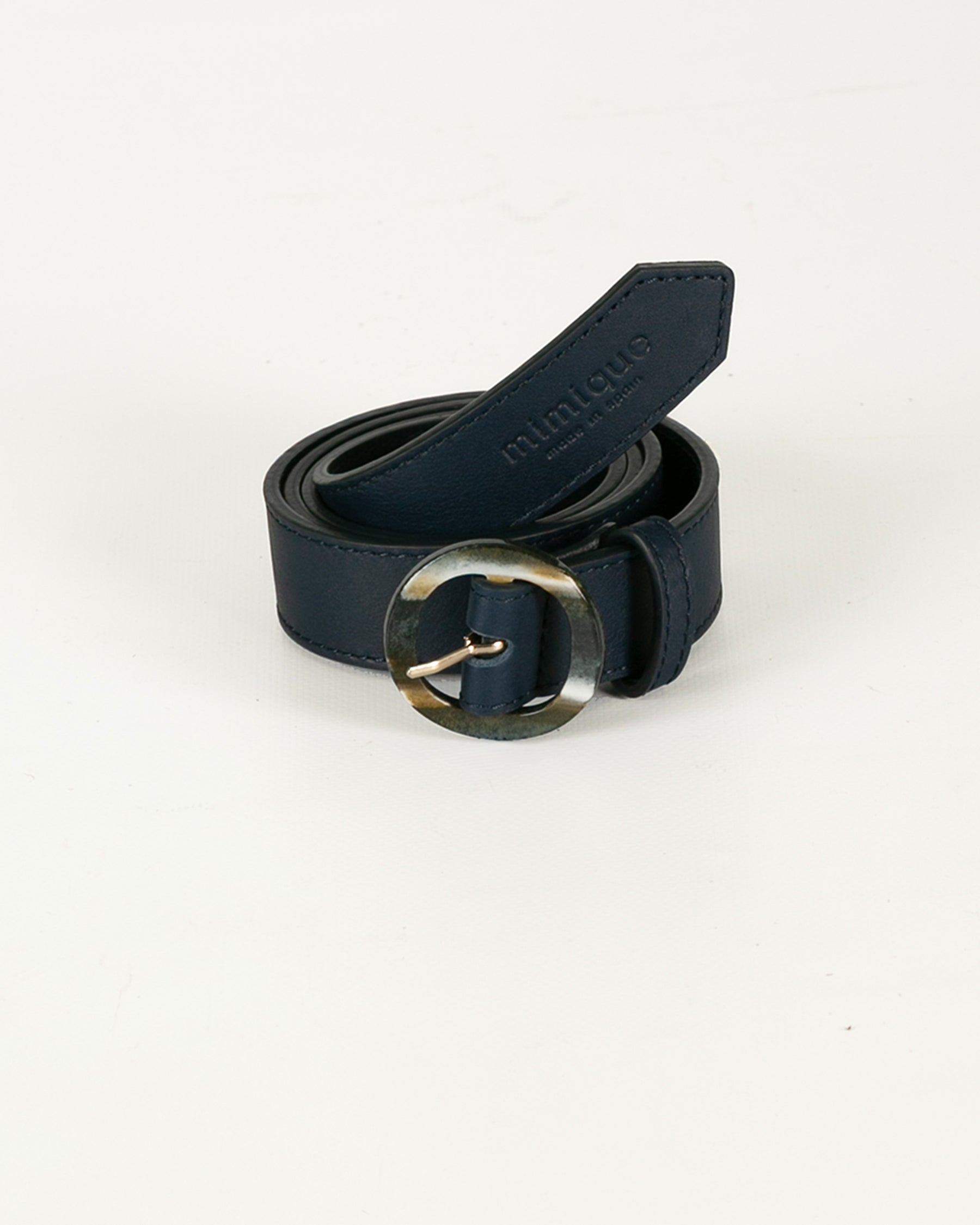 Cinturón de piel premium para mujer Ballota de Mimique, color azul marino navy hecho en España con original diseño