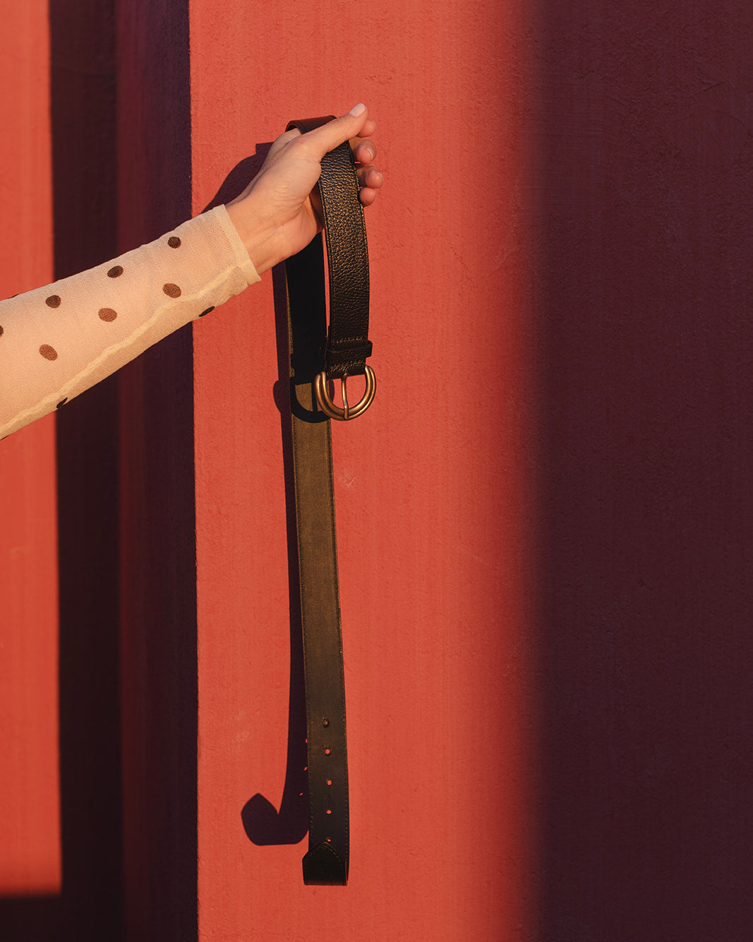 Cinturón de piel para mujer Perlora Mimique negro. Cómodo, elegante y combinable Hebilla metalica. Máxima Calidad