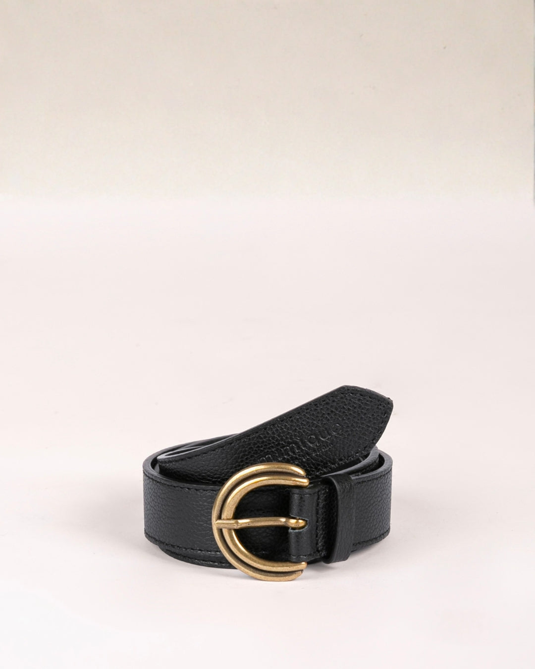 Cinturón de piel premium para mujer Perlora Mimique negro. Hebilla metalica oro viejo. Calidad made in spain