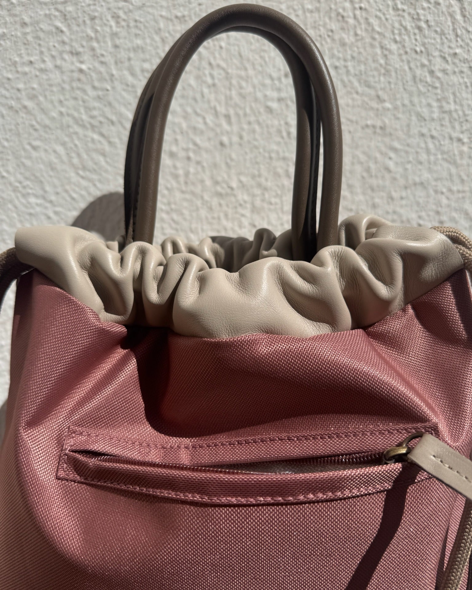 Atalaya Mimique rosa y topo mochila para mujer de piel y loneta impermeable premium diseño y fabricación española