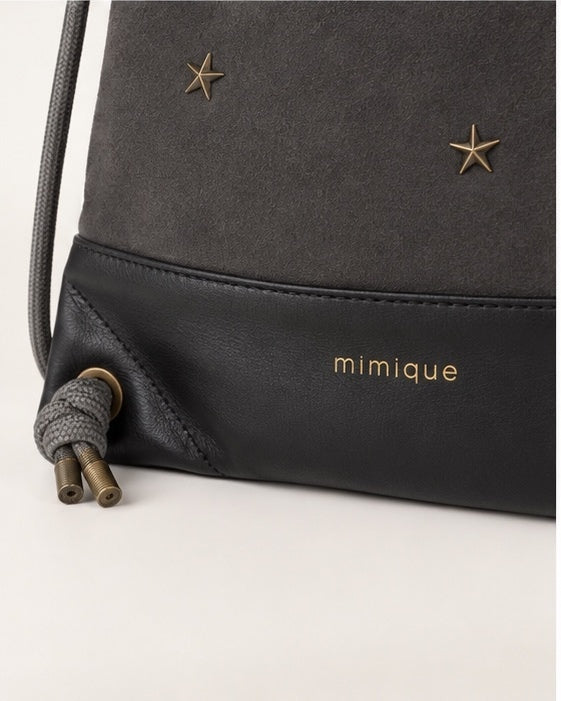 Mochila bolso de piel para mujer con tachuelas de Mimique en color gris calidad en cada detalle