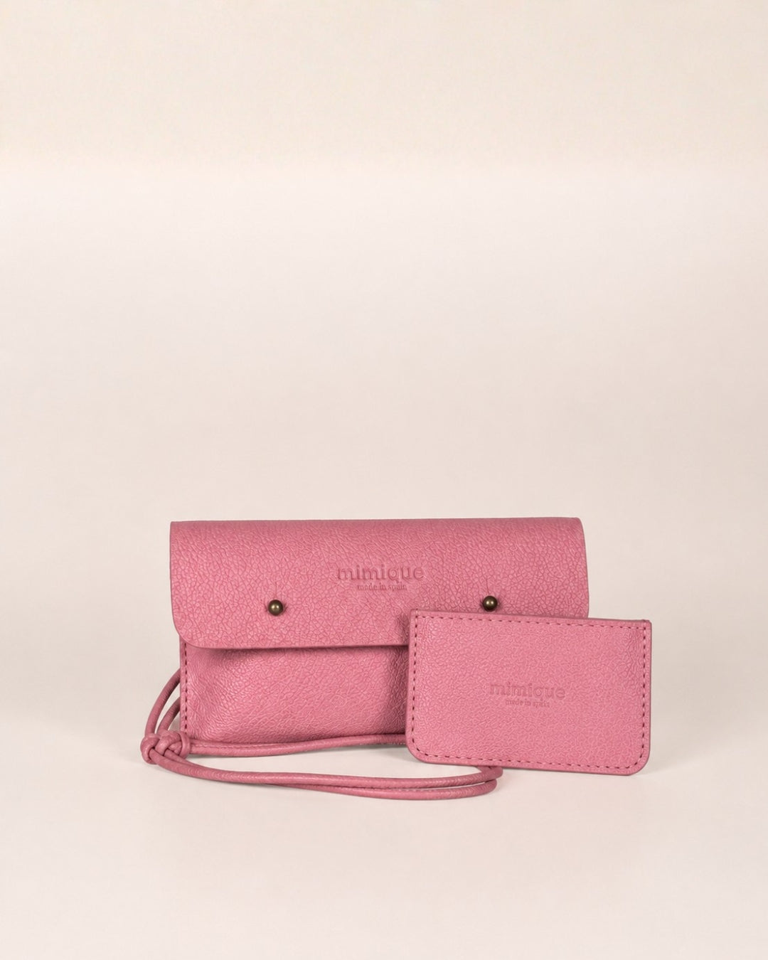 Pack Funda de móvil y tarjetero Mimique en piel premium color salmón o caballa cómodo y ligero