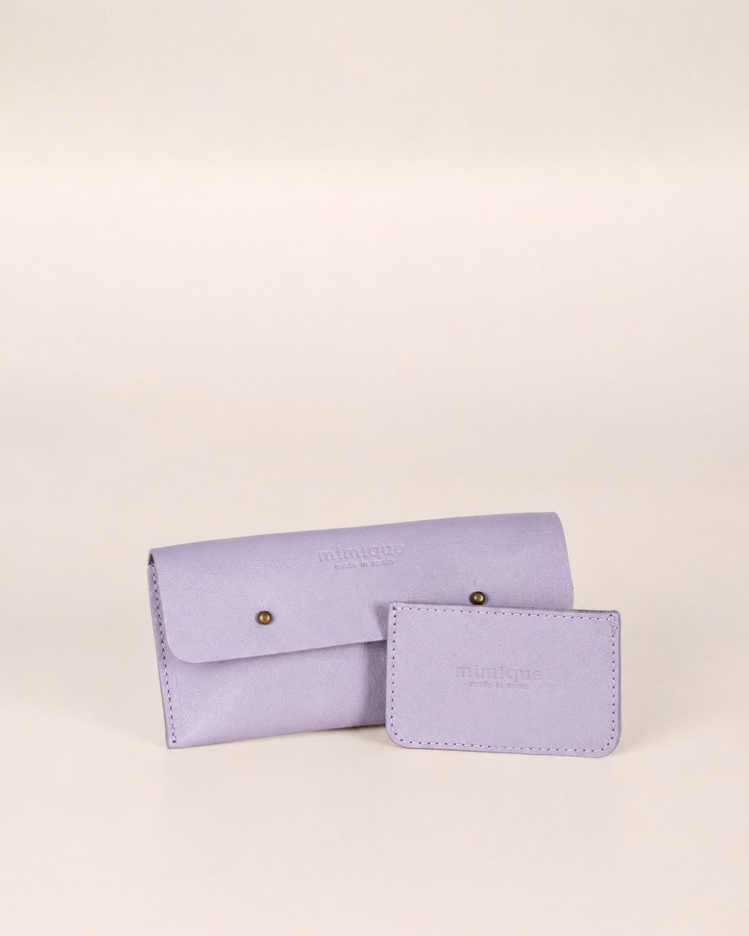Pack funda de móvil y tarjetero de piel Mimique color lavanda hecho a mano en España