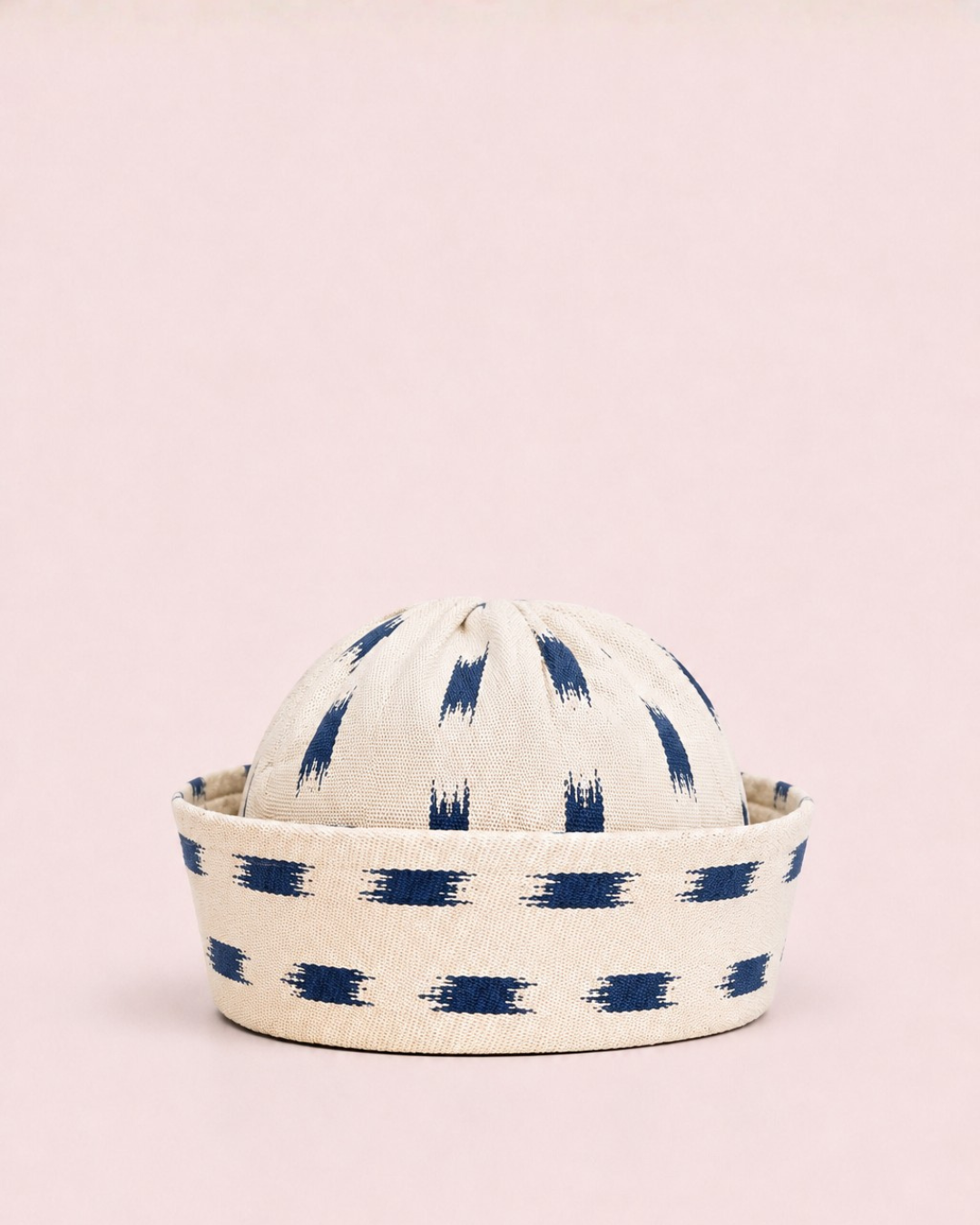 Sombrero marinero Mimique de inspiración mediterránea en ikat artesanal mallorquín blanco y azul