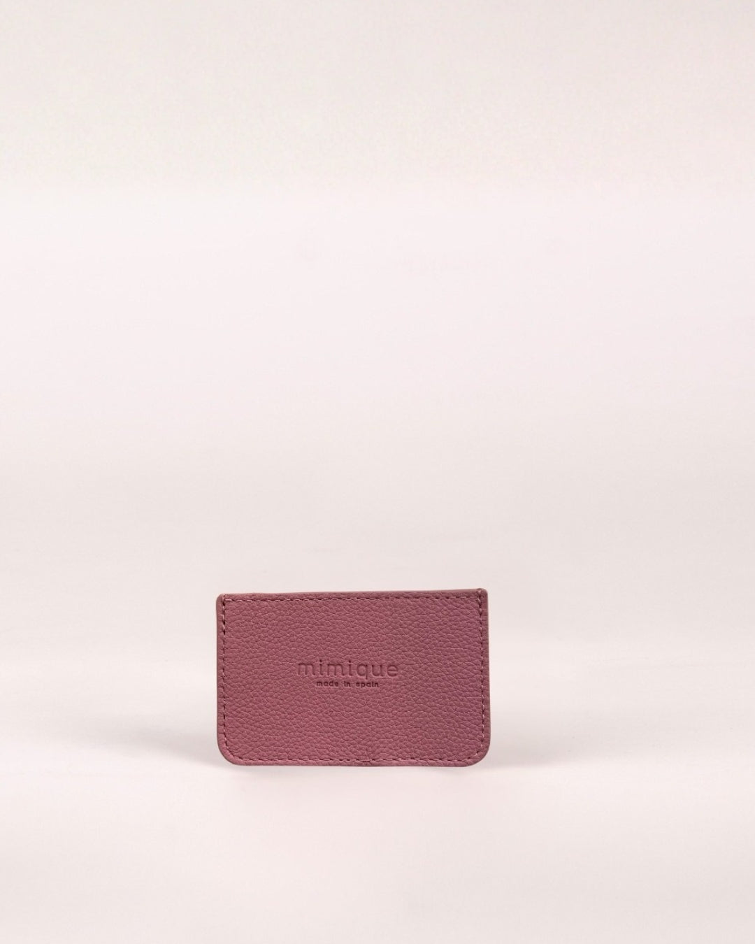Tarjetero de piel Mimique color caballa rosa hecho a mano en España en piel de alta calidad diseño compacto, práctico y elegante