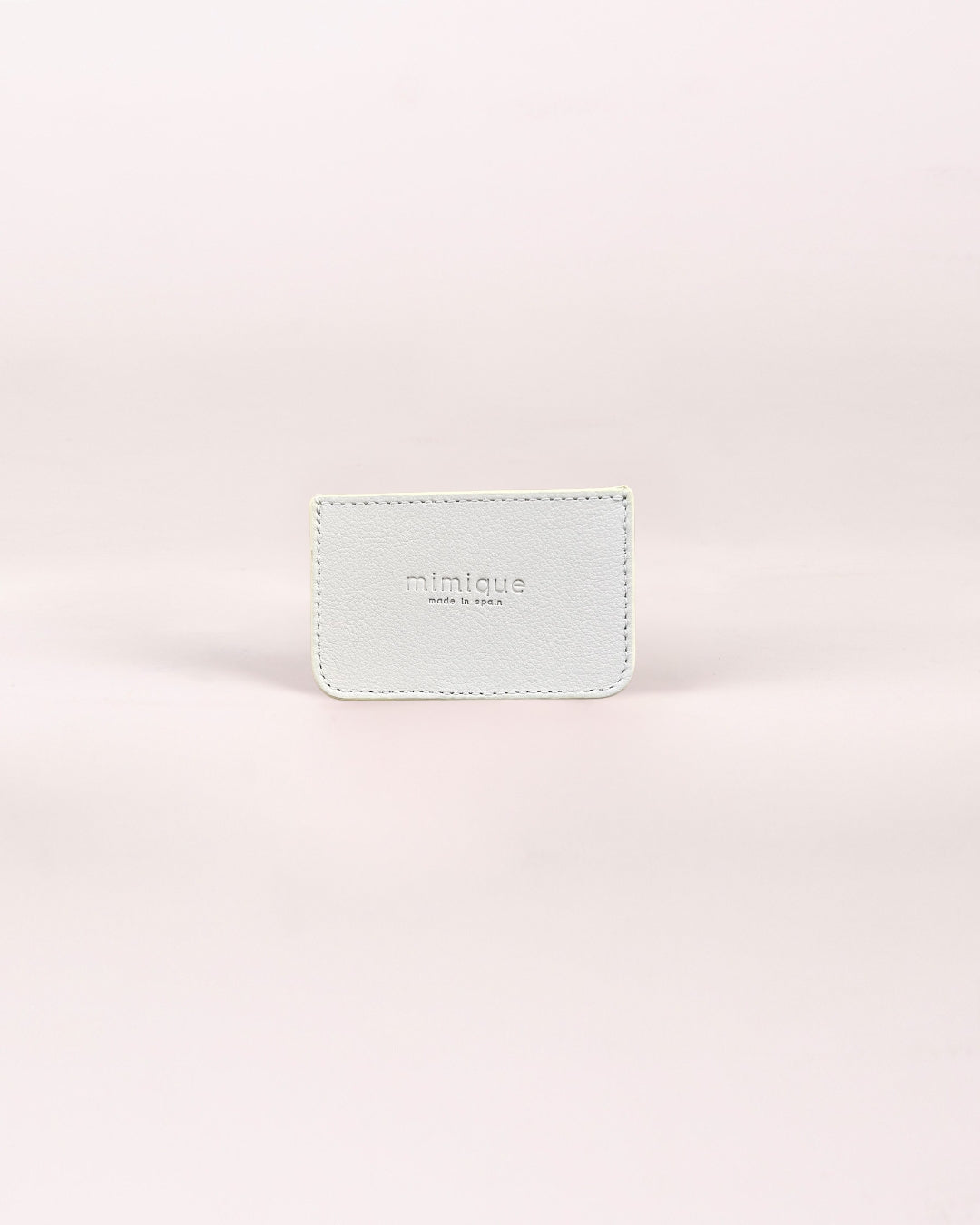 Tarjetero de piel Mimique color mantequilla crema made in Spain en piel de alta calidad diseño compacto, elegante y resistente