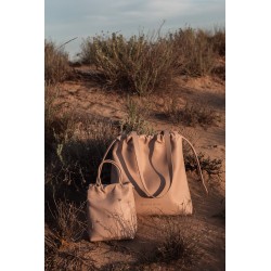 Bolso Tote Bag de piel confeccionado de forma artesanal en España poniendo especial énfasis en el criterio calidad.