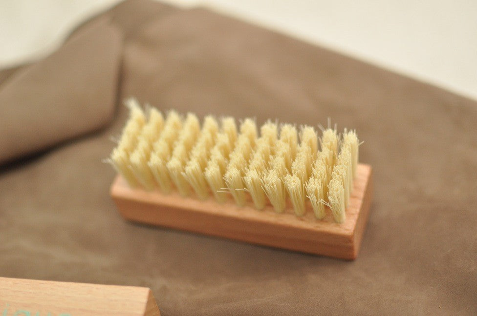 Natural bristle cleaning brush