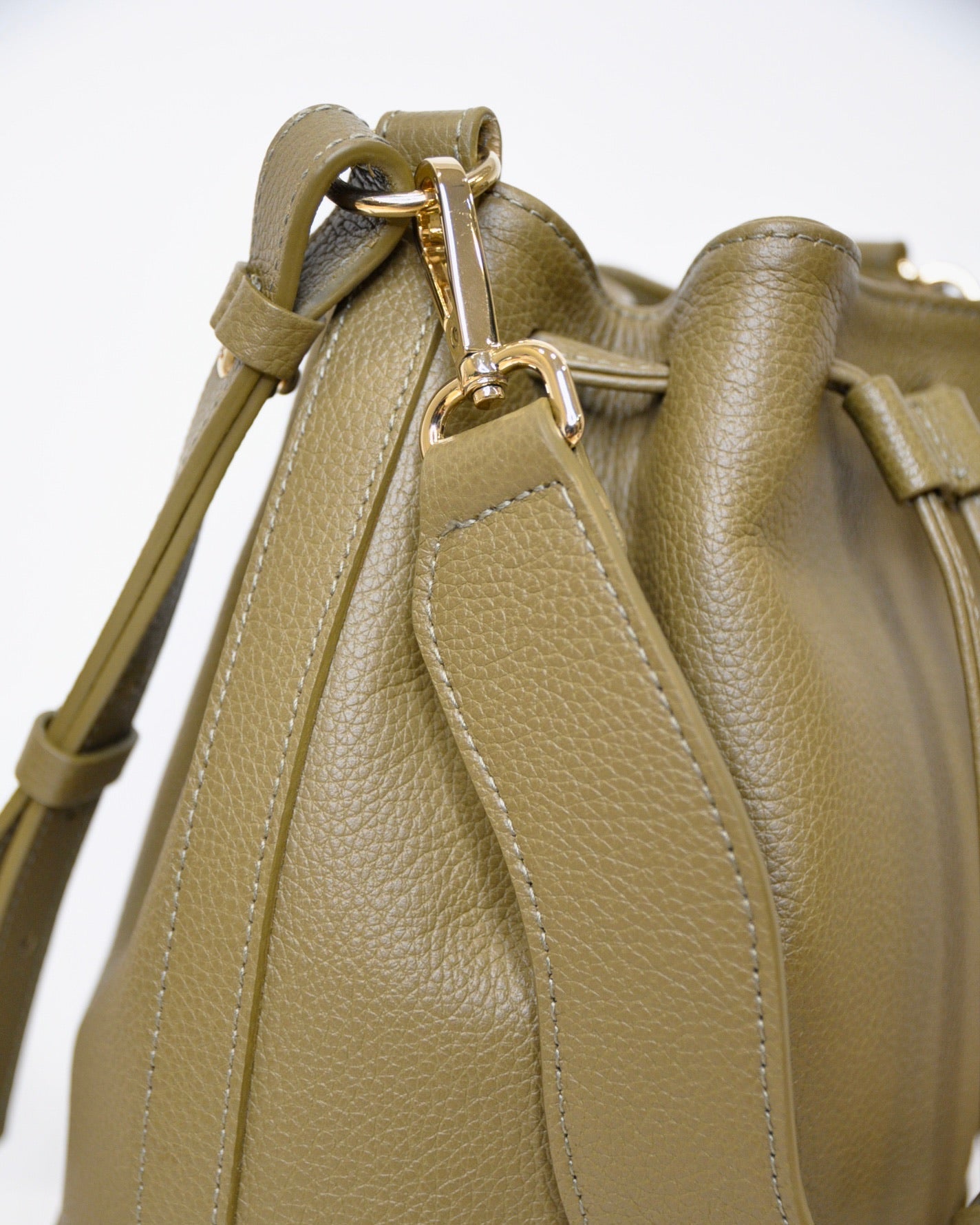 Bolso bombonera Serín de piel Mimique color verde oliva. Hecho en España