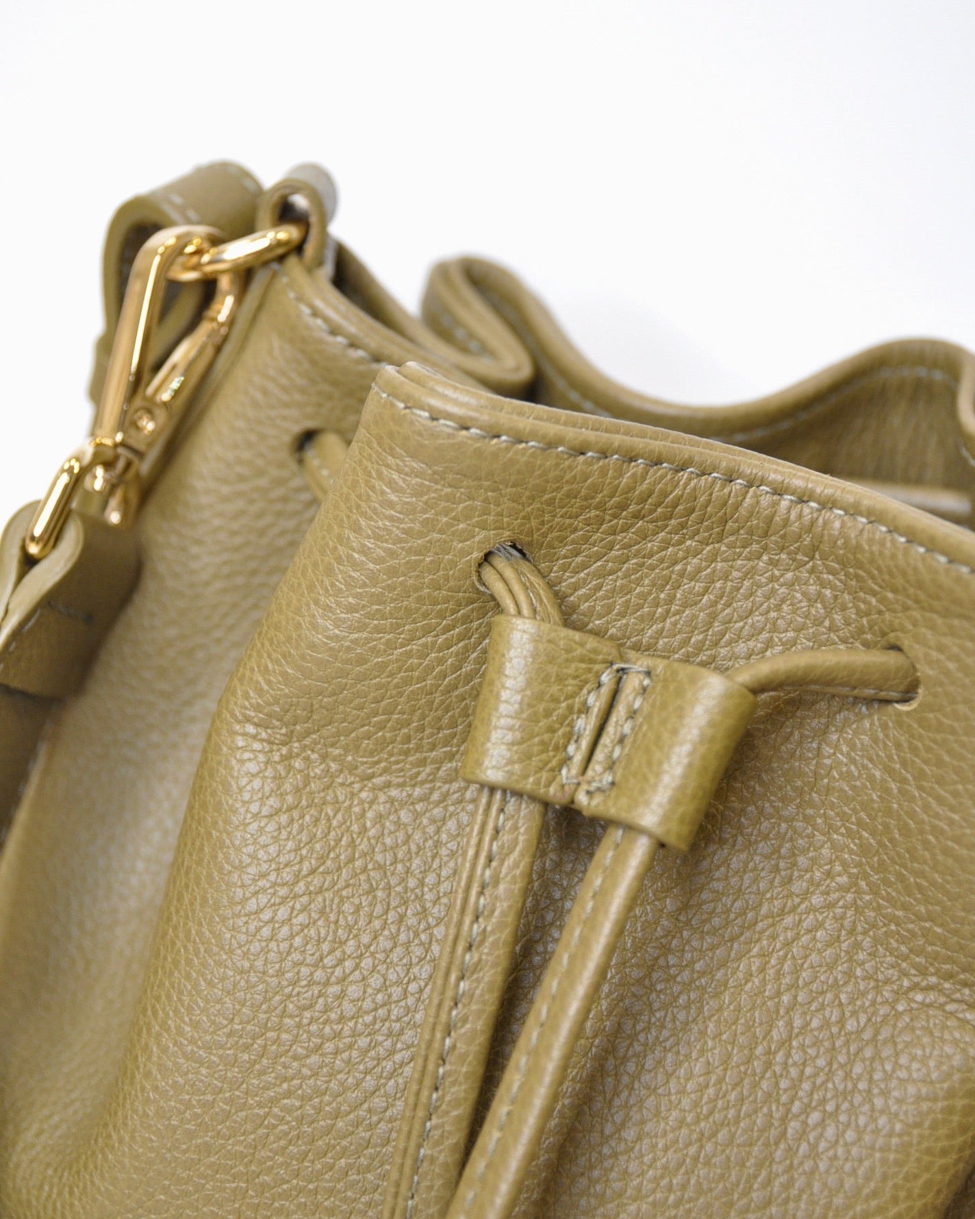 Bolso bombonera Serín de piel Mimique color verde oliva. Hecho en España