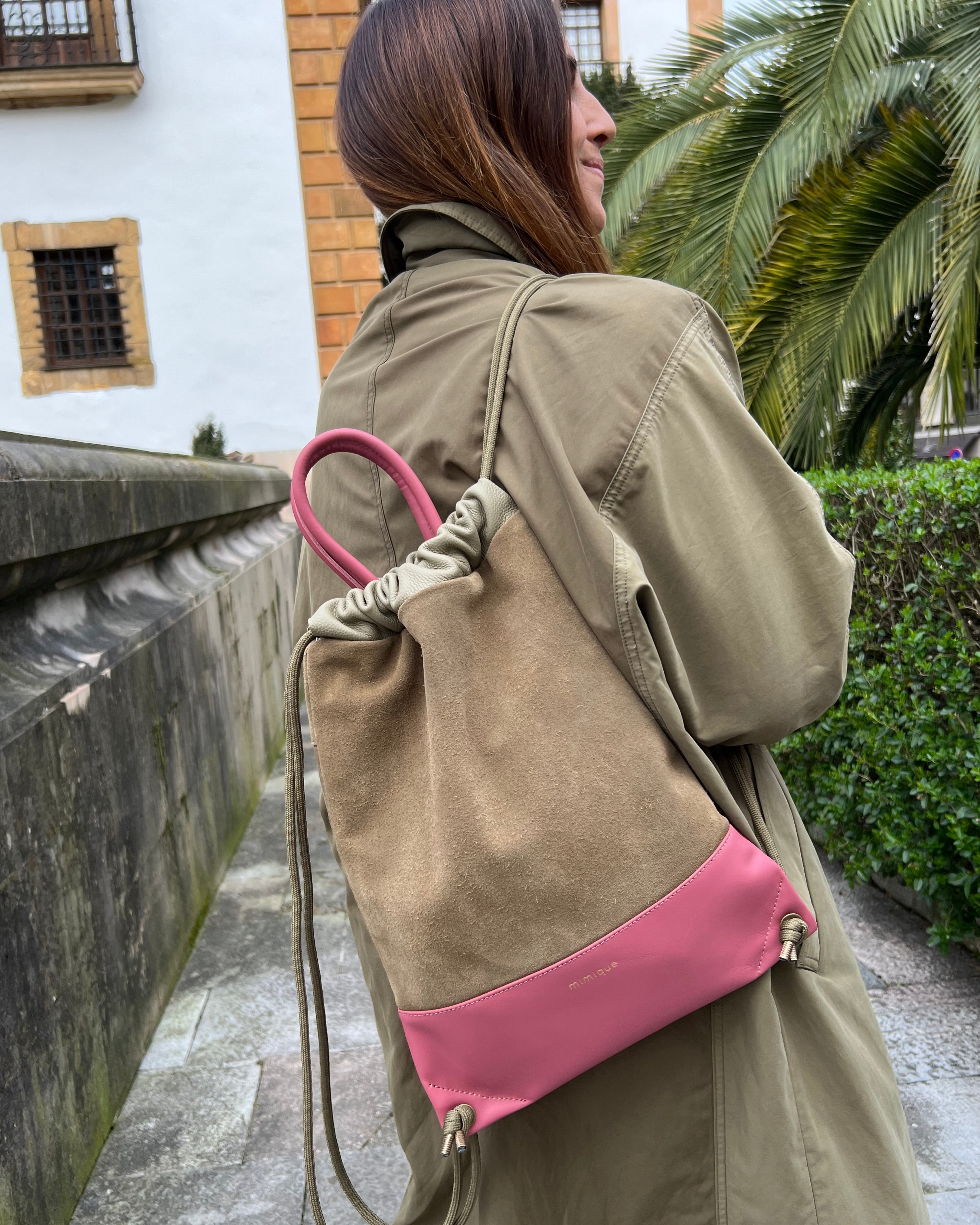 Mochila Arra Mimique de piel y ante serraje caqui kaki. Tamaño grande