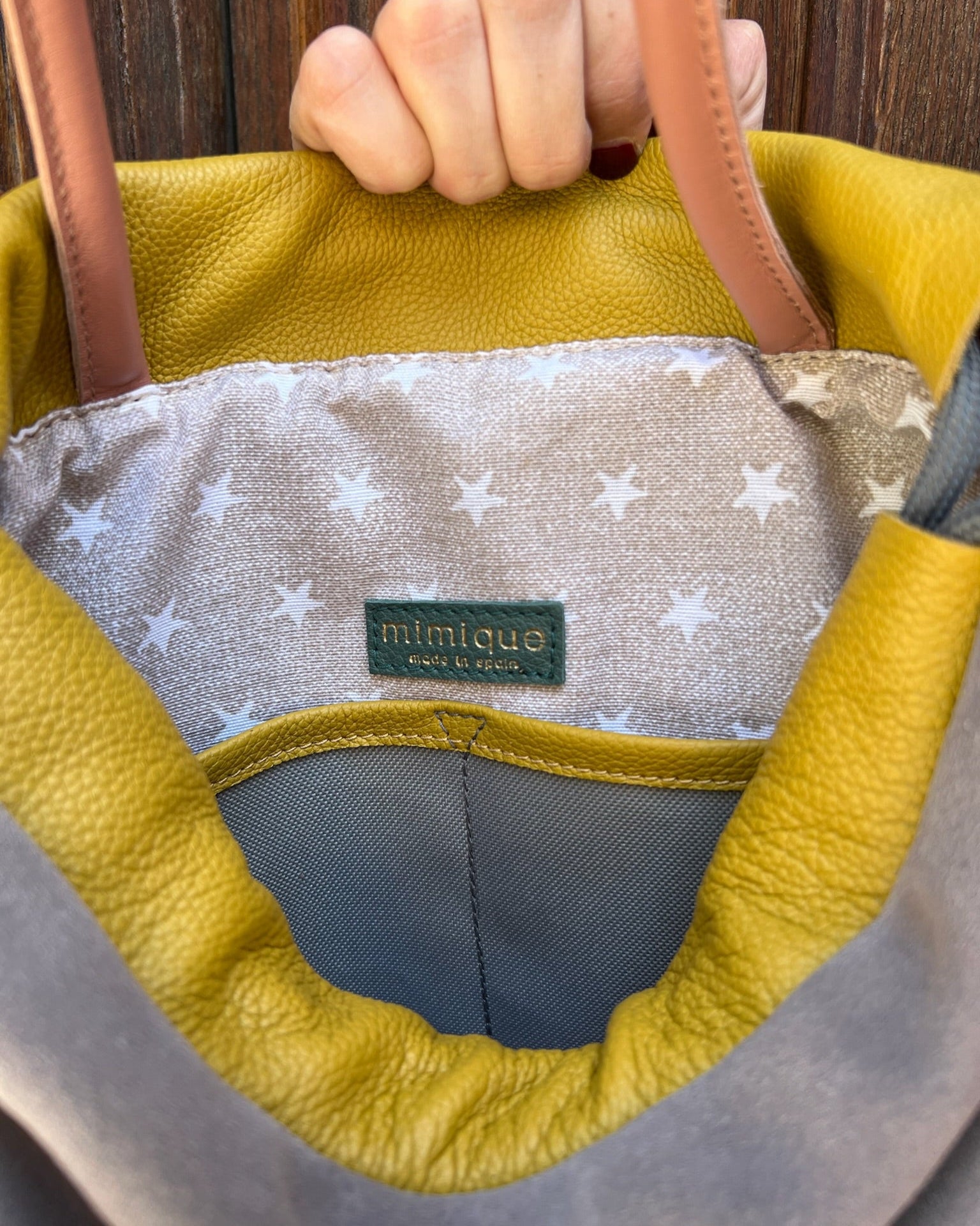 Mochila bolso de piel de gran calidad y capacidad Torimbia zero Mimique. Tamaño mediano