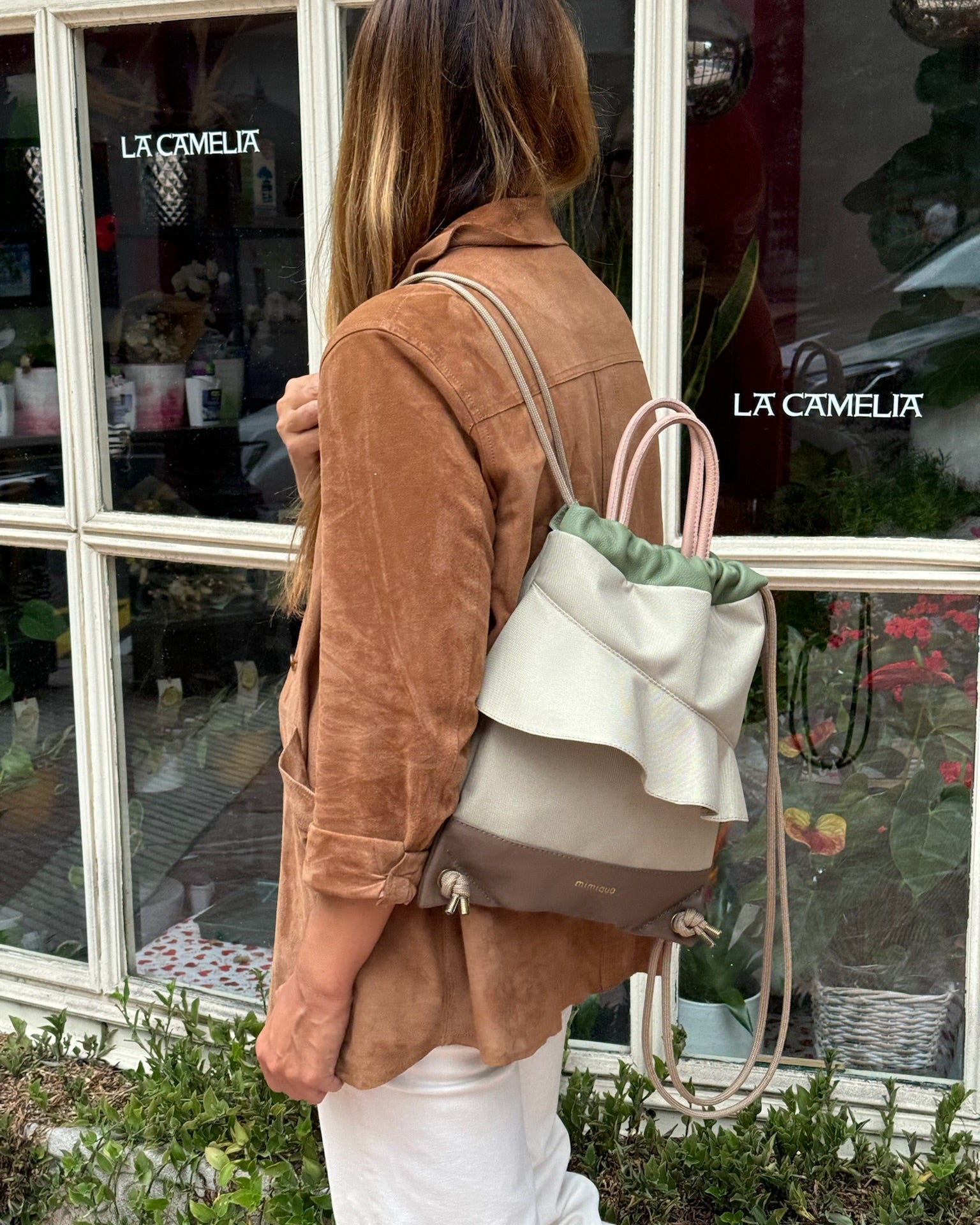 Mochila bolso Zahora mini de Mimique de piel y loneta impermeable beige. Ligera y con gran capacidad