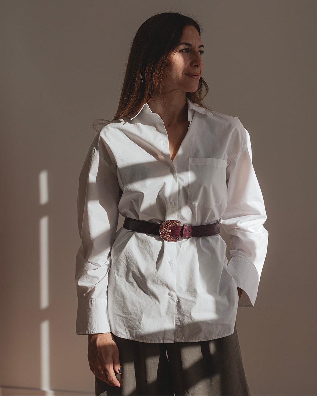 Cinturón de piel burdeos para mujer Buelna Mimique. Hecho en España