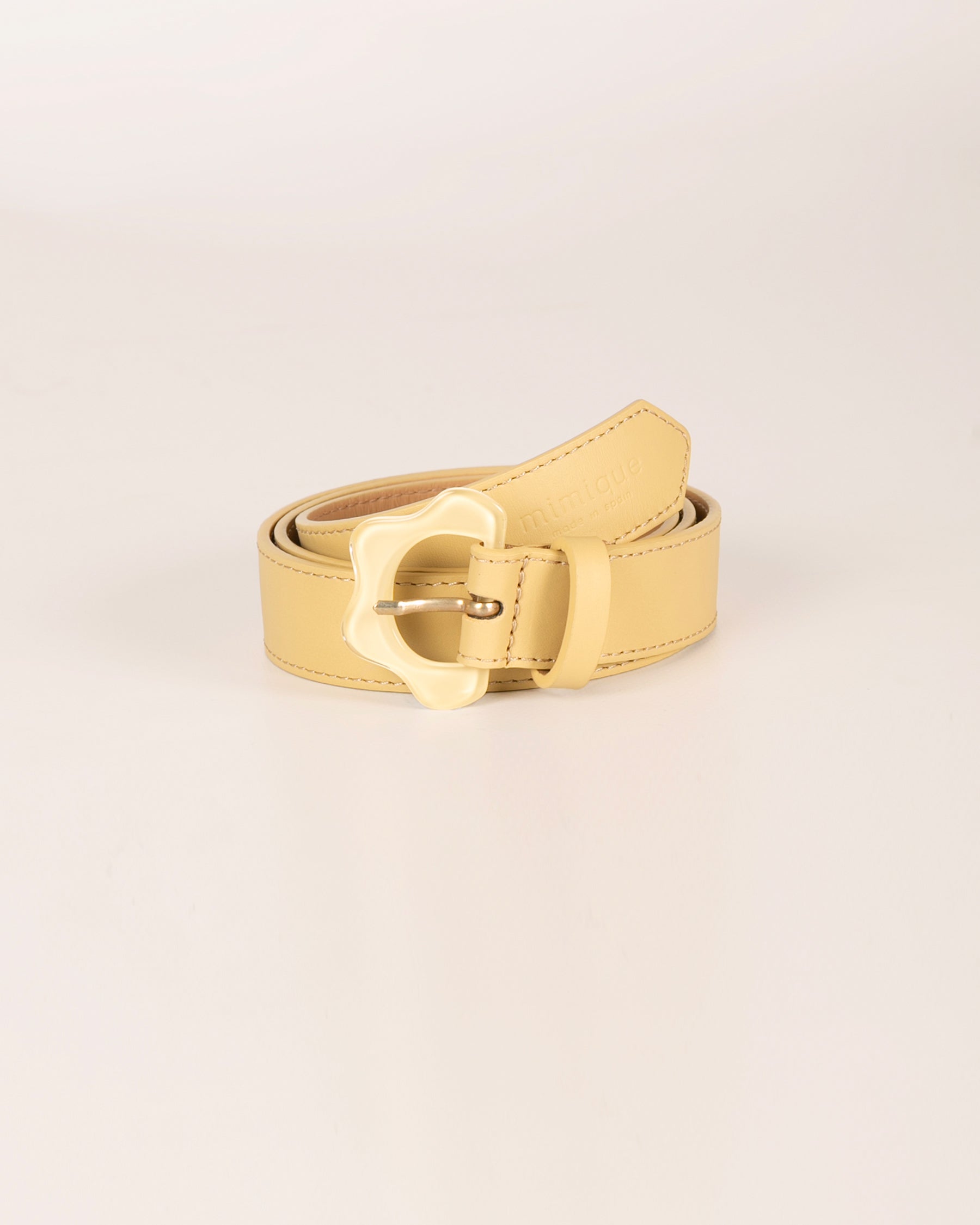 Cinturón de piel para mujer Arnao Mimique. Color Vainilla. Made in Spain