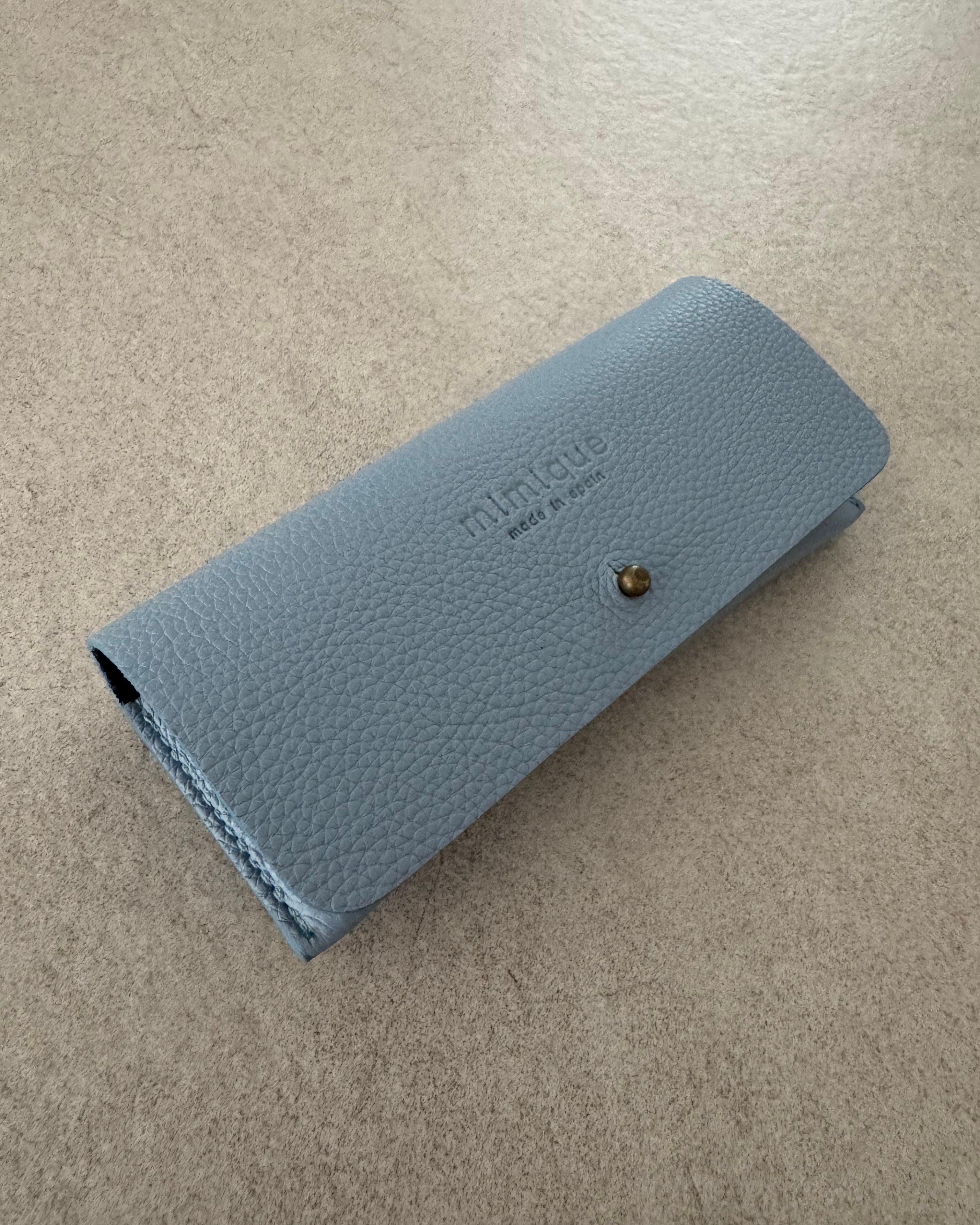 Funda de gafas de piel Mimique en color azul made in Spain