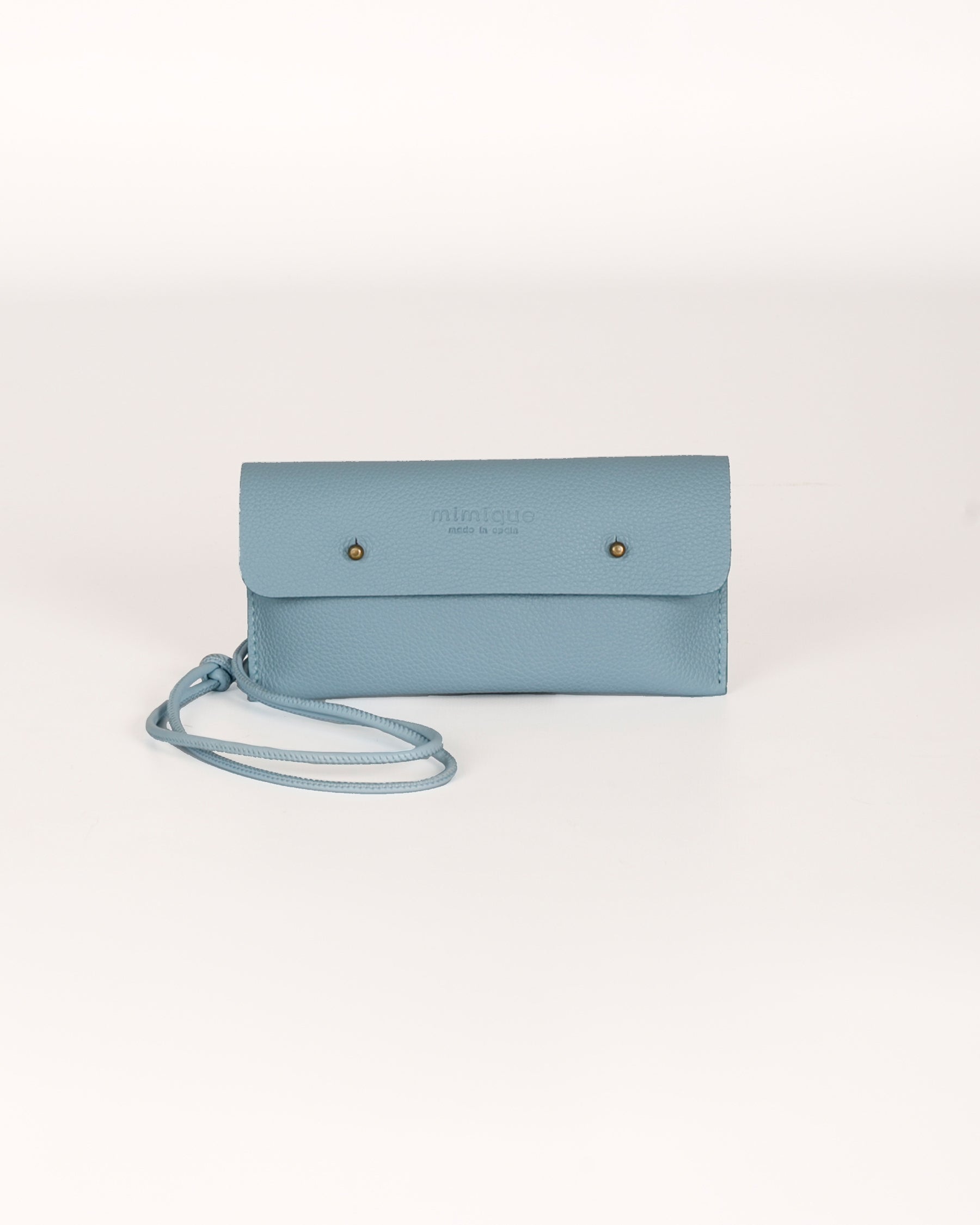 Funda para móvil de piel azul Mimique. Para colgar. Hecha en España