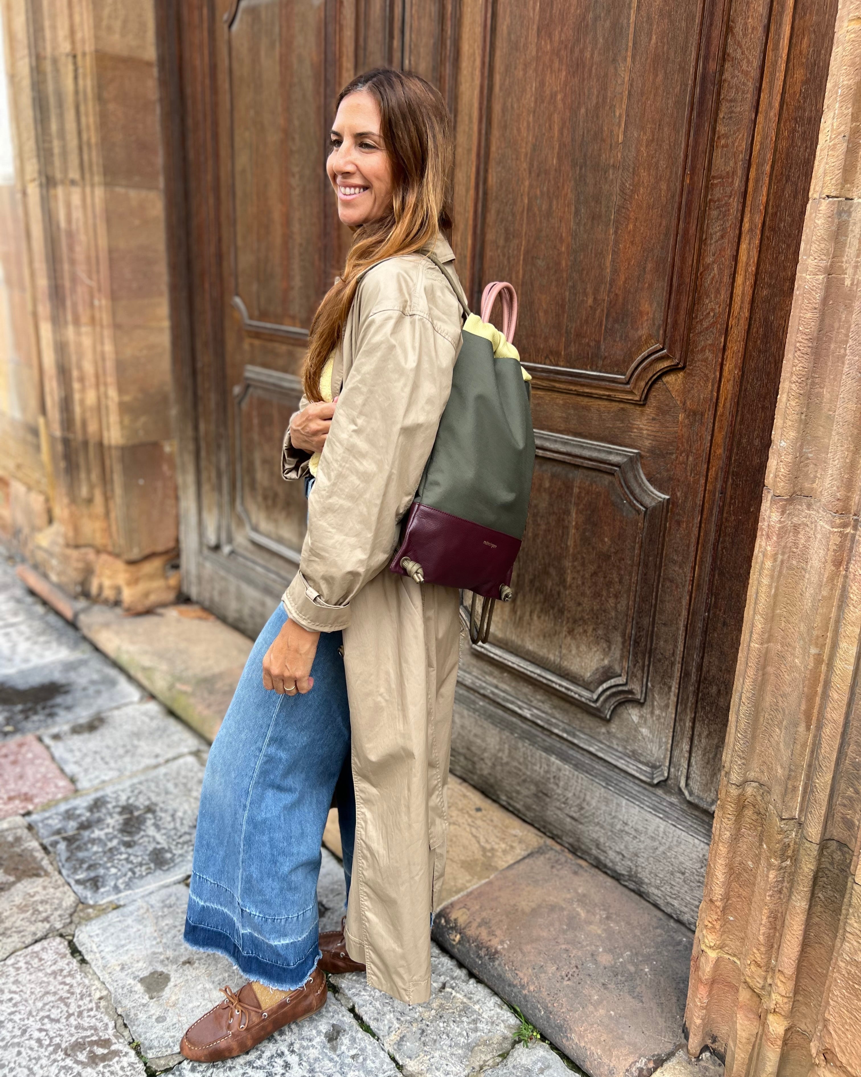 Mochila para mujer grande Sevalle Mimique verde caqui. Hecha a mano en España