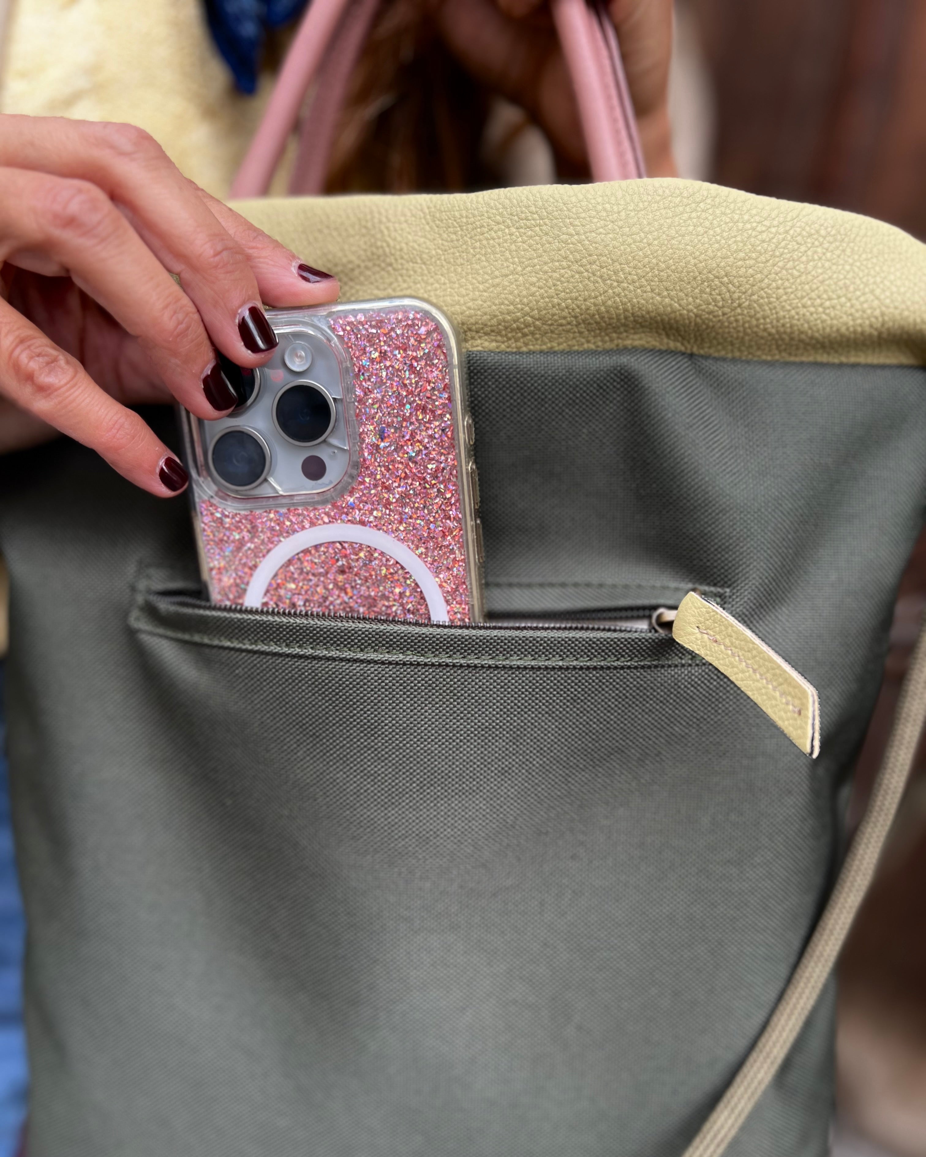 Mochila para mujer grande Sevalle Mimique verde caqui. Hecha a mano en España