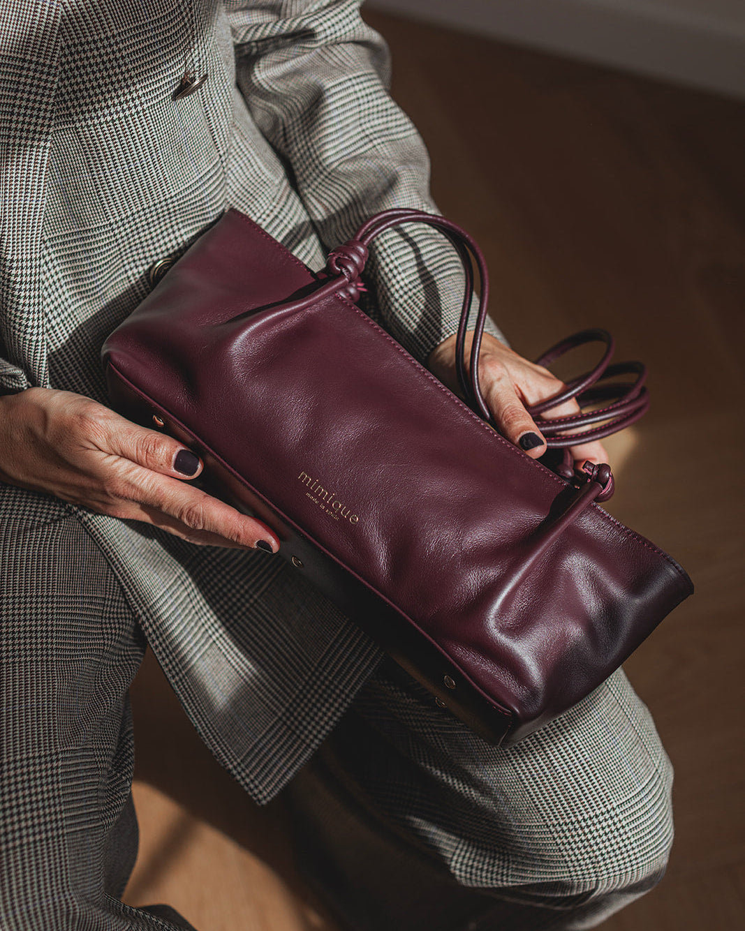 Bolso baguette para mujer Toranda de Mimique. Hecho en España en piel de máxima calidad burdeos